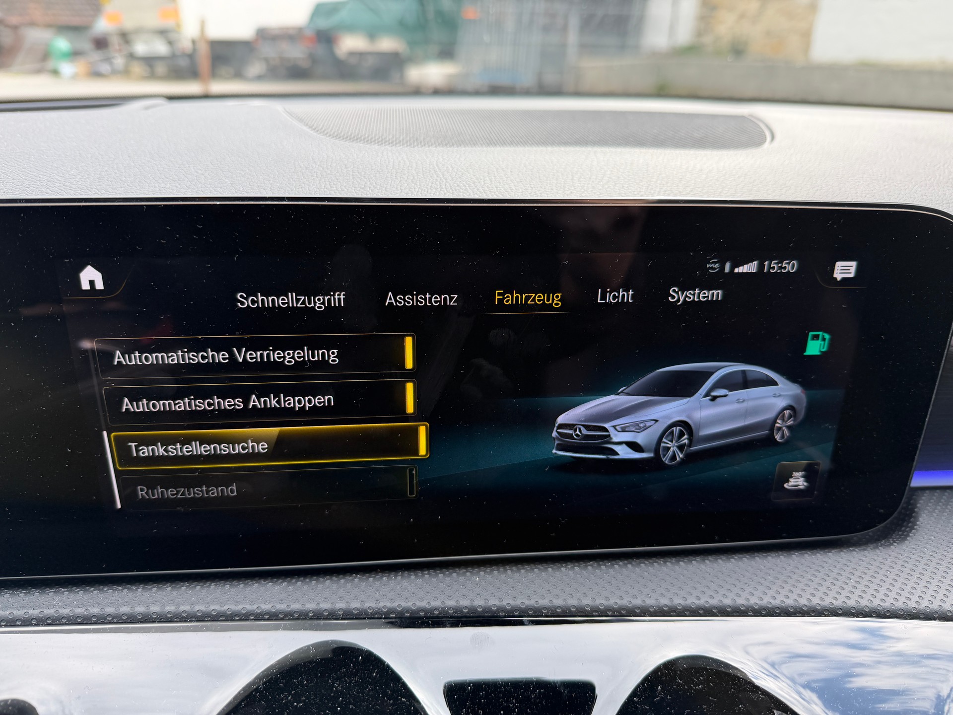 MERCEDES-BENZ CLA 220 d 4Matic AMG Line 8G-DCT-image-17