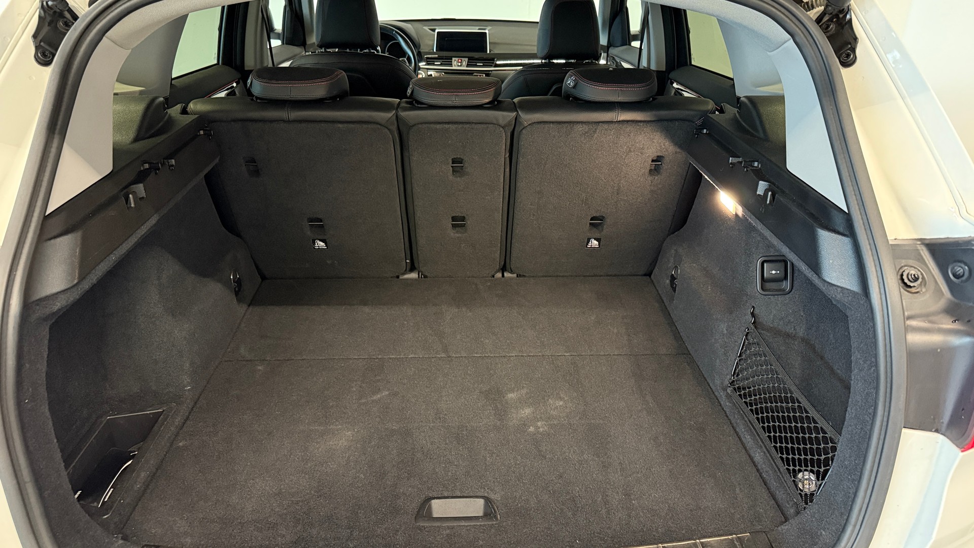 BMW X1 xDrive 18d SportLine | ALLRAD | AUTOMAT | HEAD-UP DISPLAY | LEDER | RÜCKFAHRKAMERA | EL. HECKKLAPPE | KEYLESS | CH-FZG-image-14