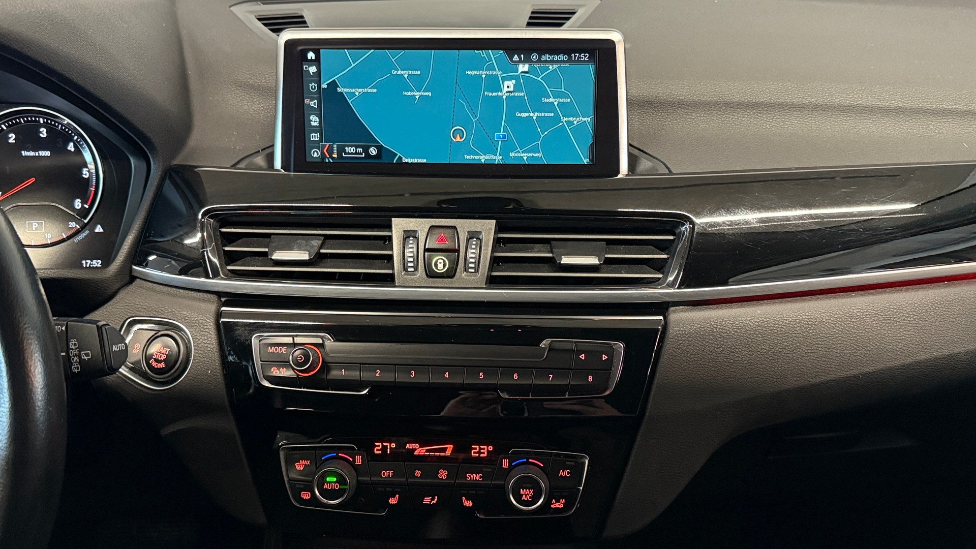 BMW X1 xDrive 18d SportLine | ALLRAD | AUTOMAT | HEAD-UP DISPLAY | LEDER | RÜCKFAHRKAMERA | EL. HECKKLAPPE | KEYLESS | CH-FZG-image-12