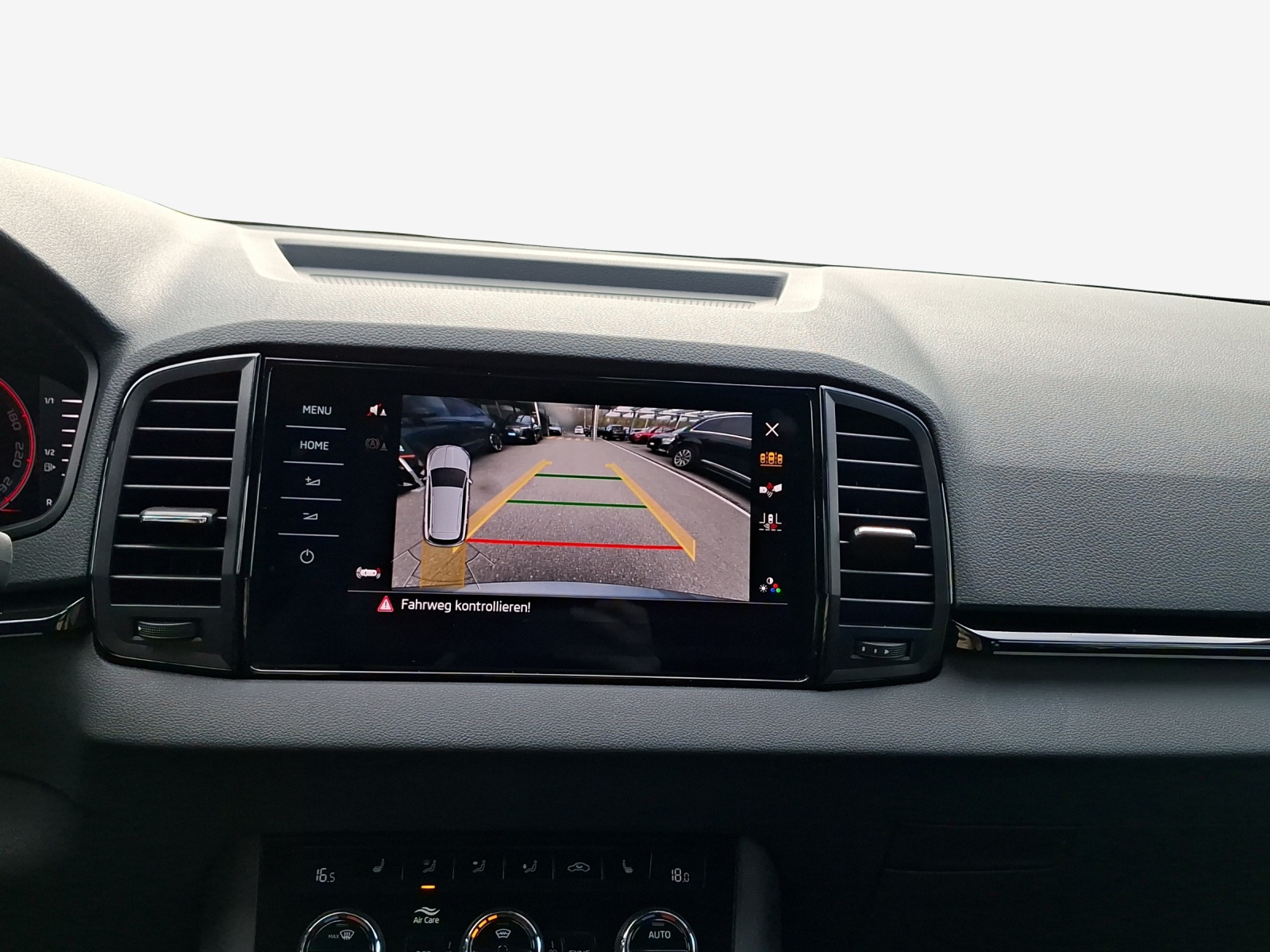 SKODA Karoq 2.0 TSI SportLine 4x4 DSG-image-13