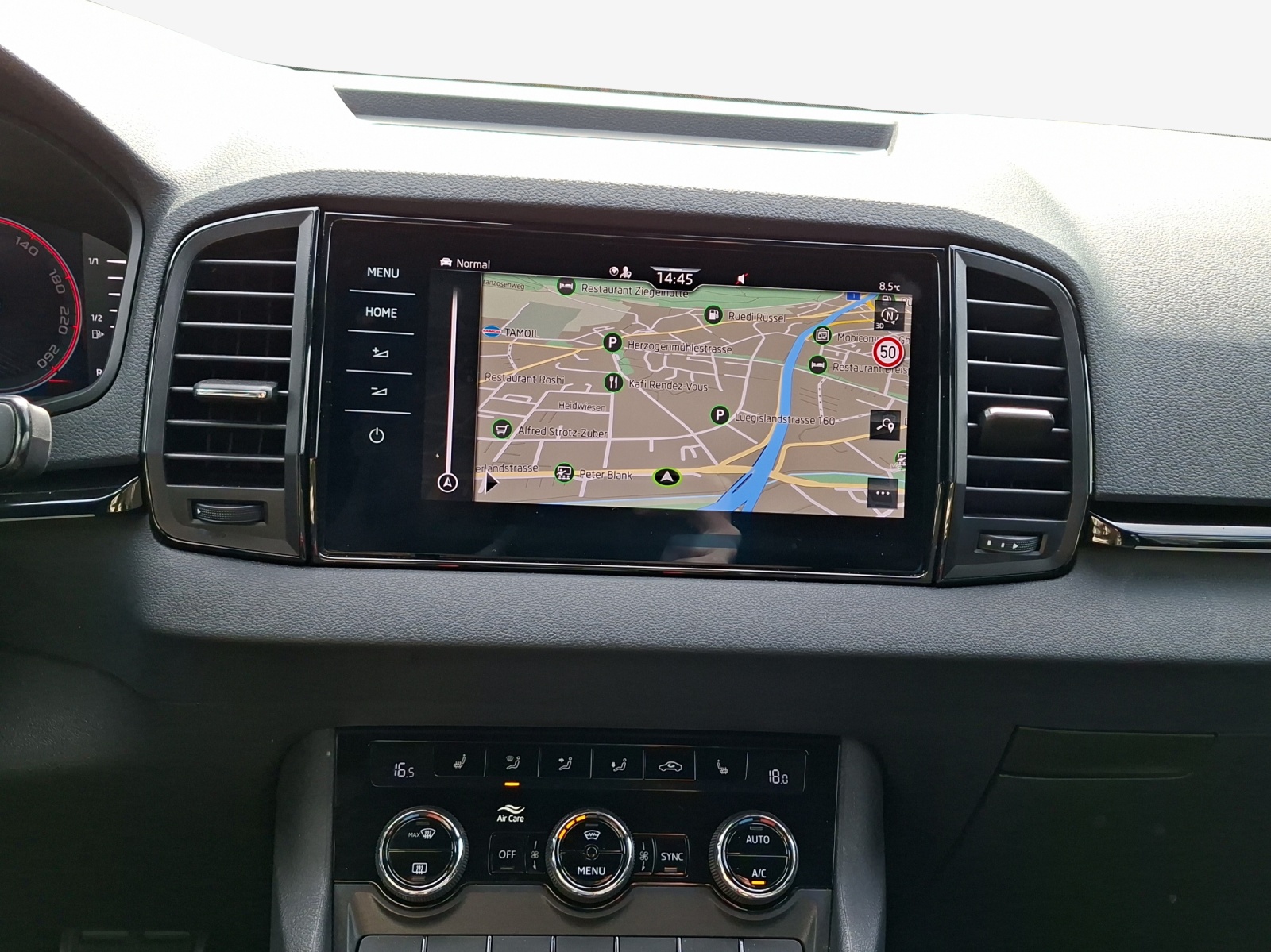SKODA Karoq 2.0 TSI SportLine 4x4 DSG-image-10