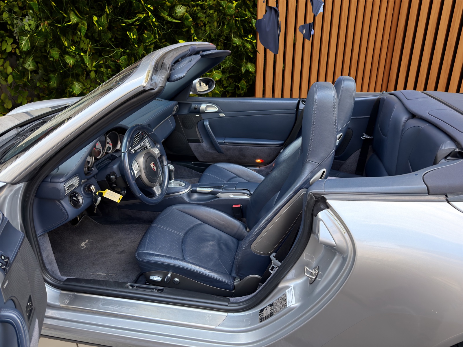 PORSCHE 911 Cabrio Carrera 4S-image-8