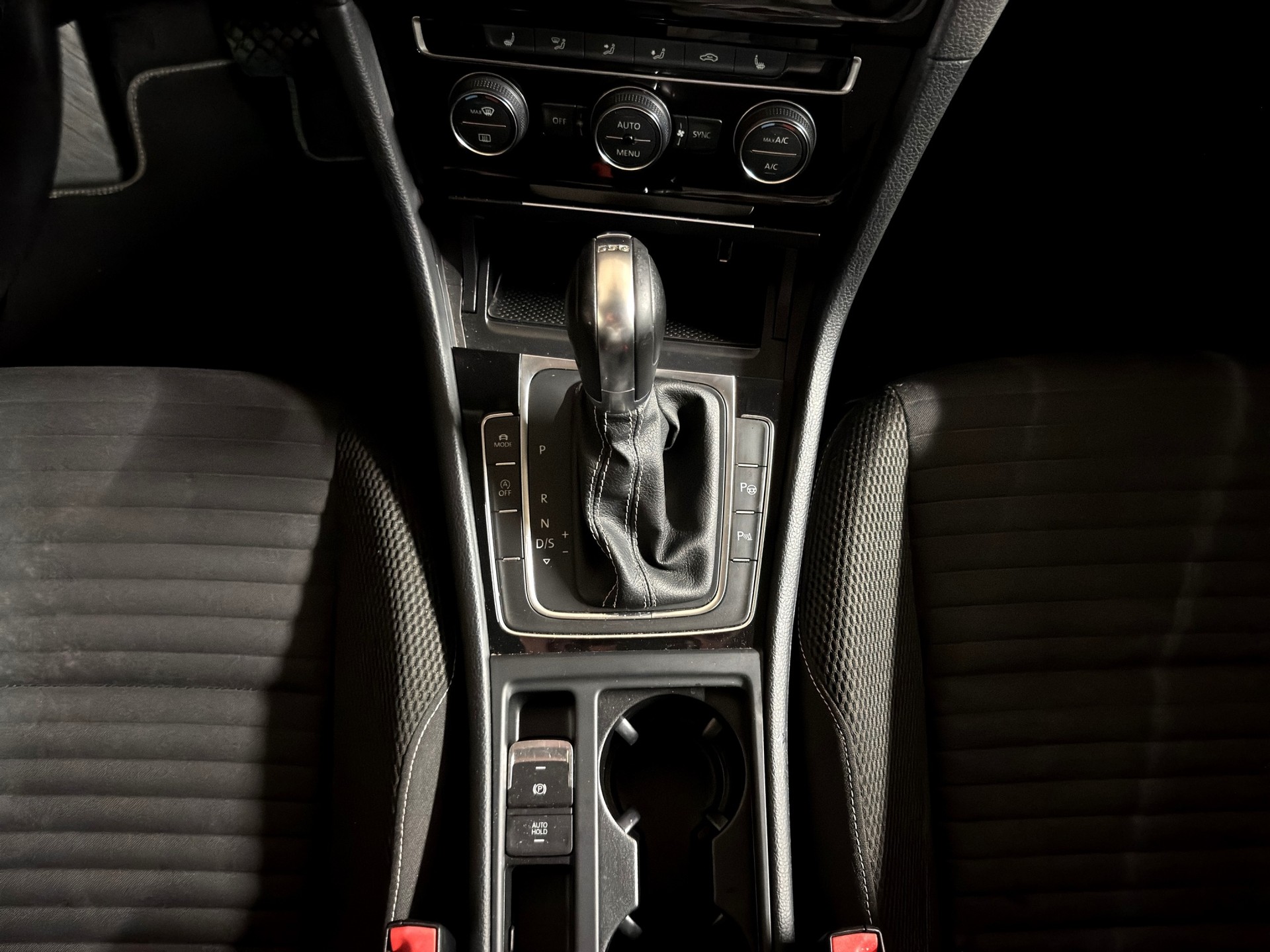 VW Golf 1.4 TSI Cup DSG-image-13