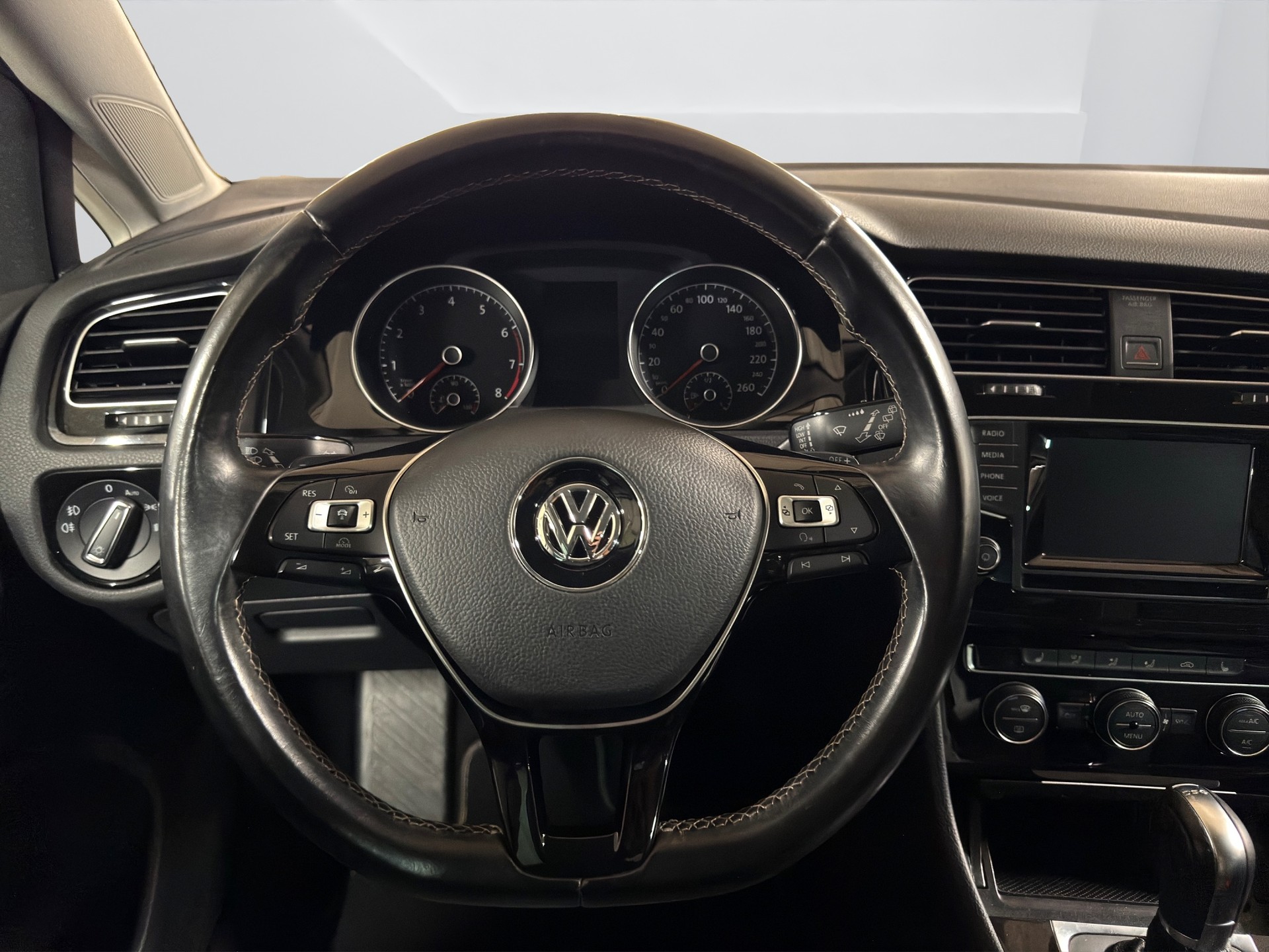 VW Golf 1.4 TSI Cup DSG-image-14
