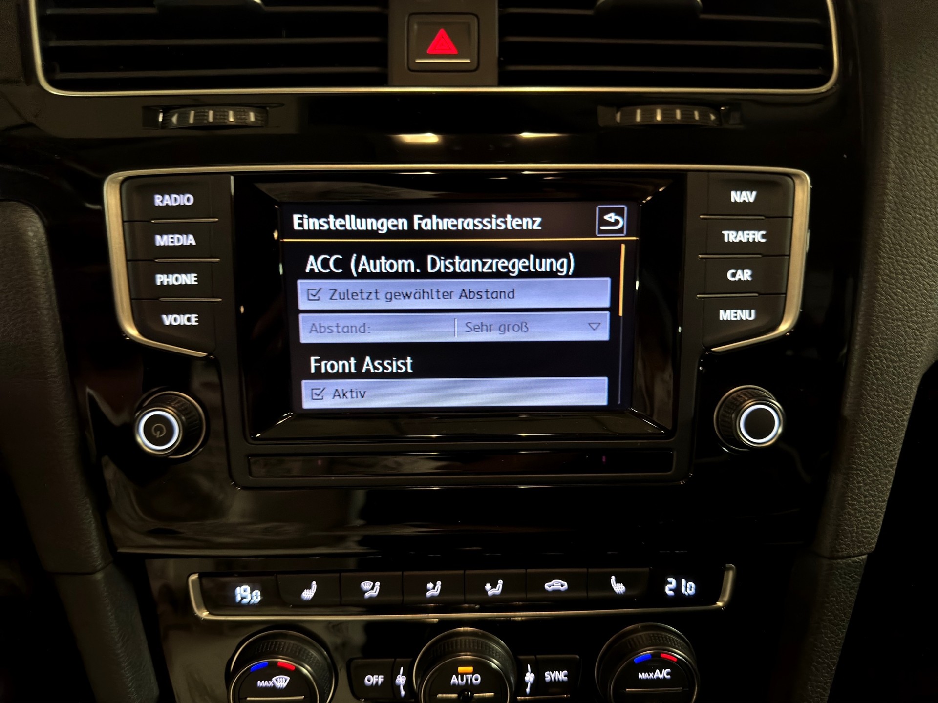 VW Golf 1.4 TSI Cup DSG-image-16