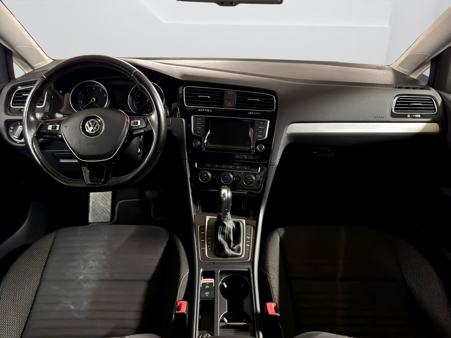 VW Golf 1.4 TSI Cup DSG-image-12