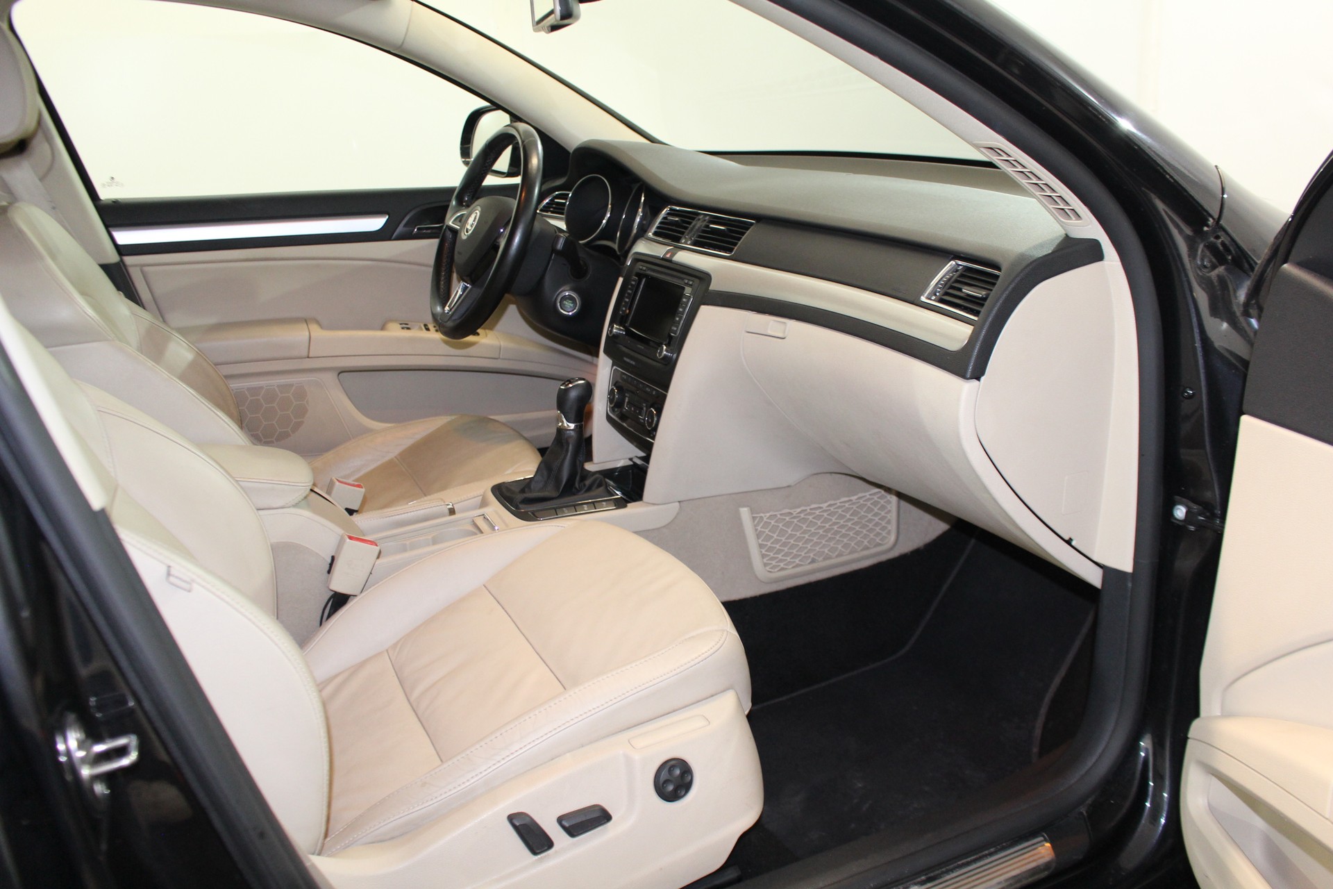 SKODA Superb Combi 1.8 TSI Elegance 4x4-image-10