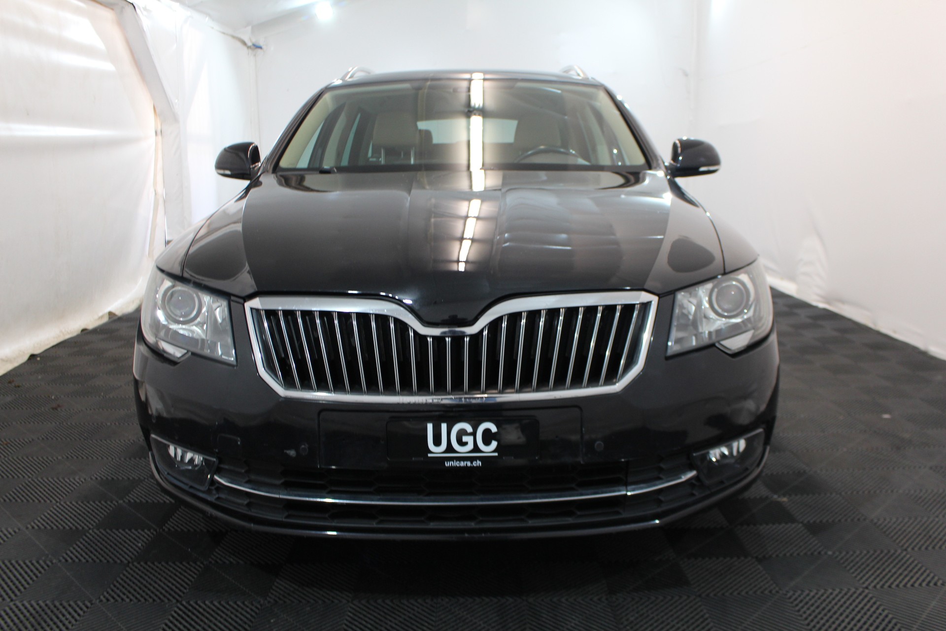 SKODA Superb Combi 1.8 TSI Elegance 4x4-image-1
