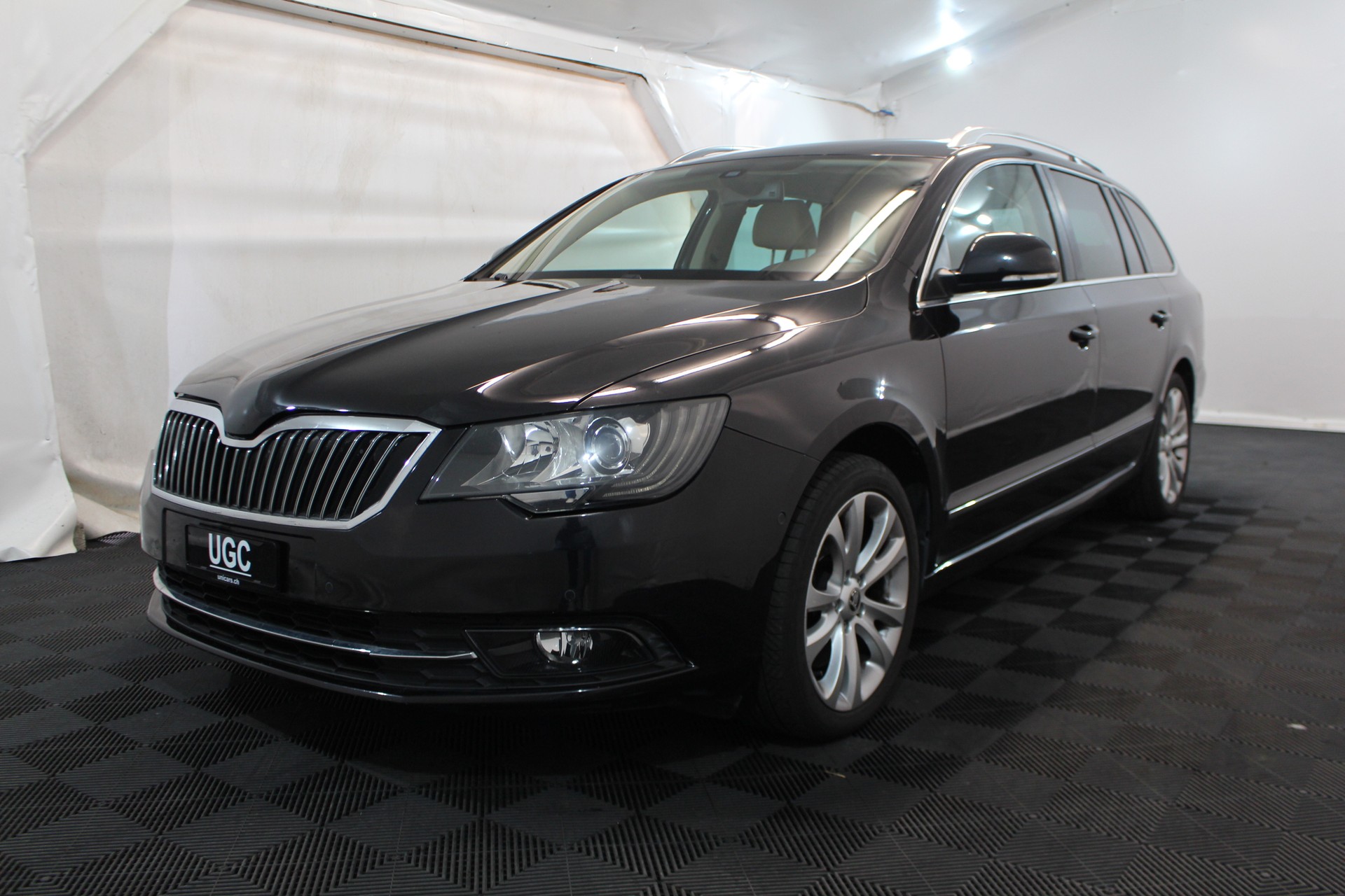 SKODA Superb Combi 1.8 TSI Elegance 4x4-image-2