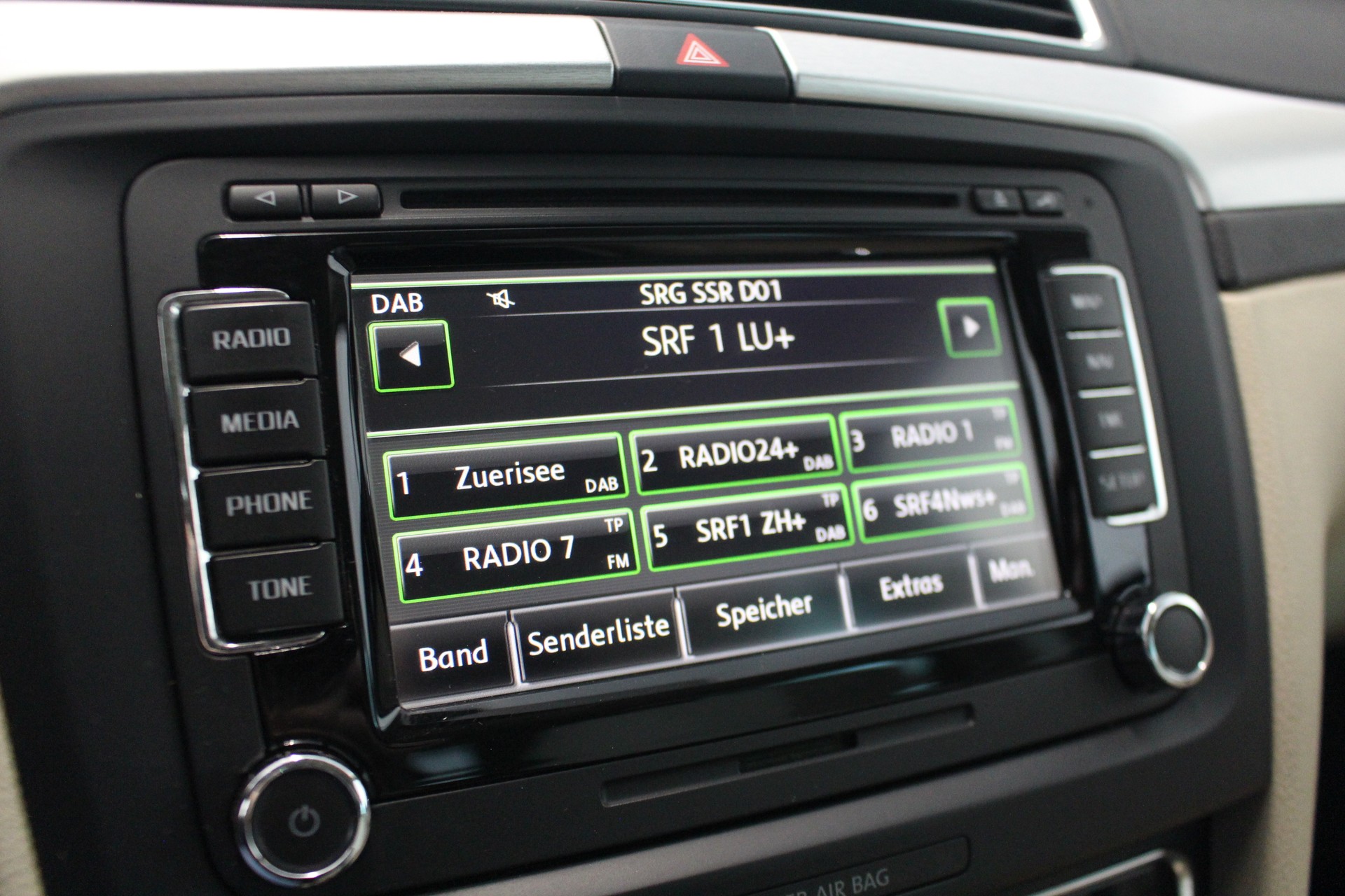 SKODA Superb Combi 1.8 TSI Elegance 4x4-image-16