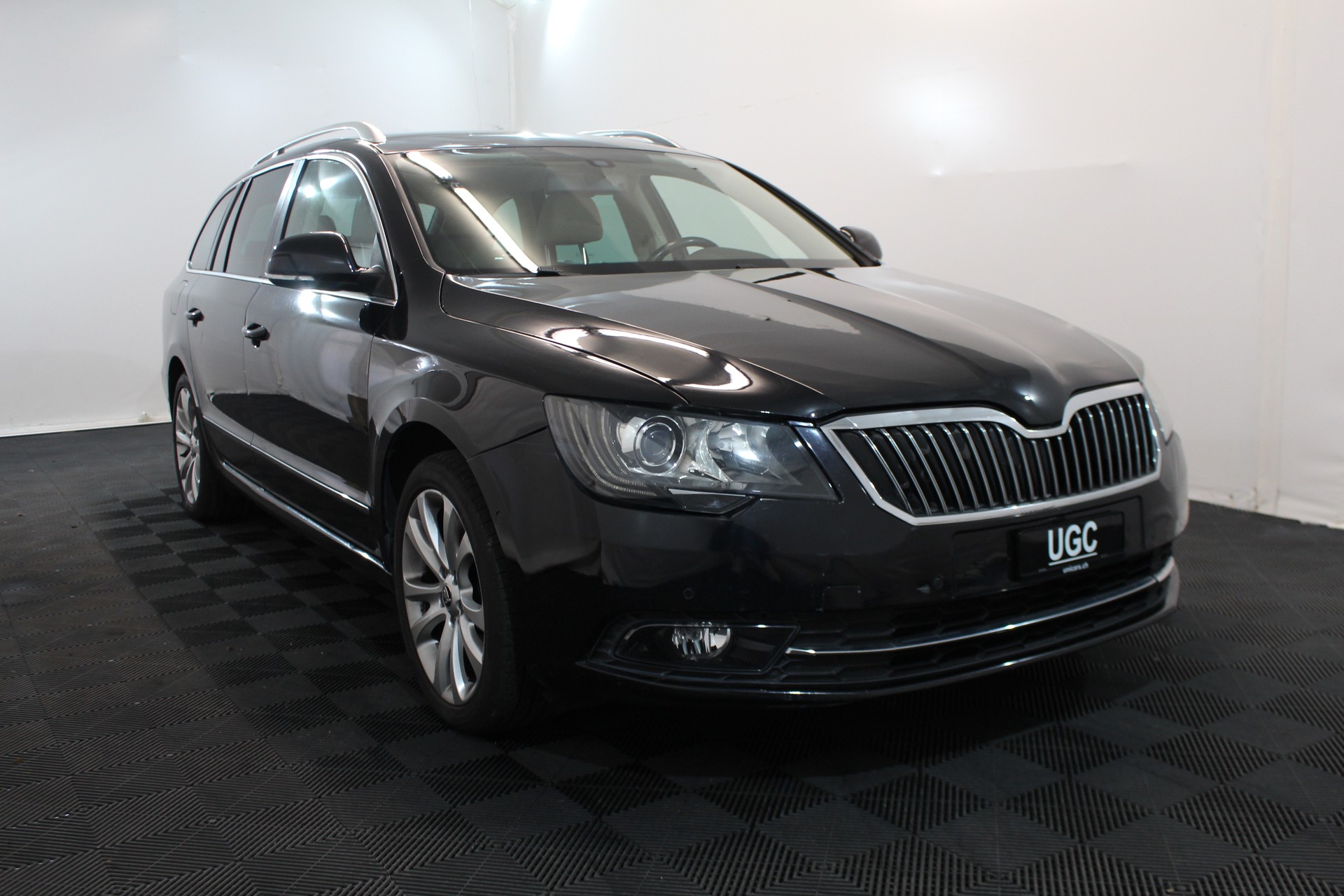SKODA Superb Combi 1.8 TSI Elegance 4x4-image-0