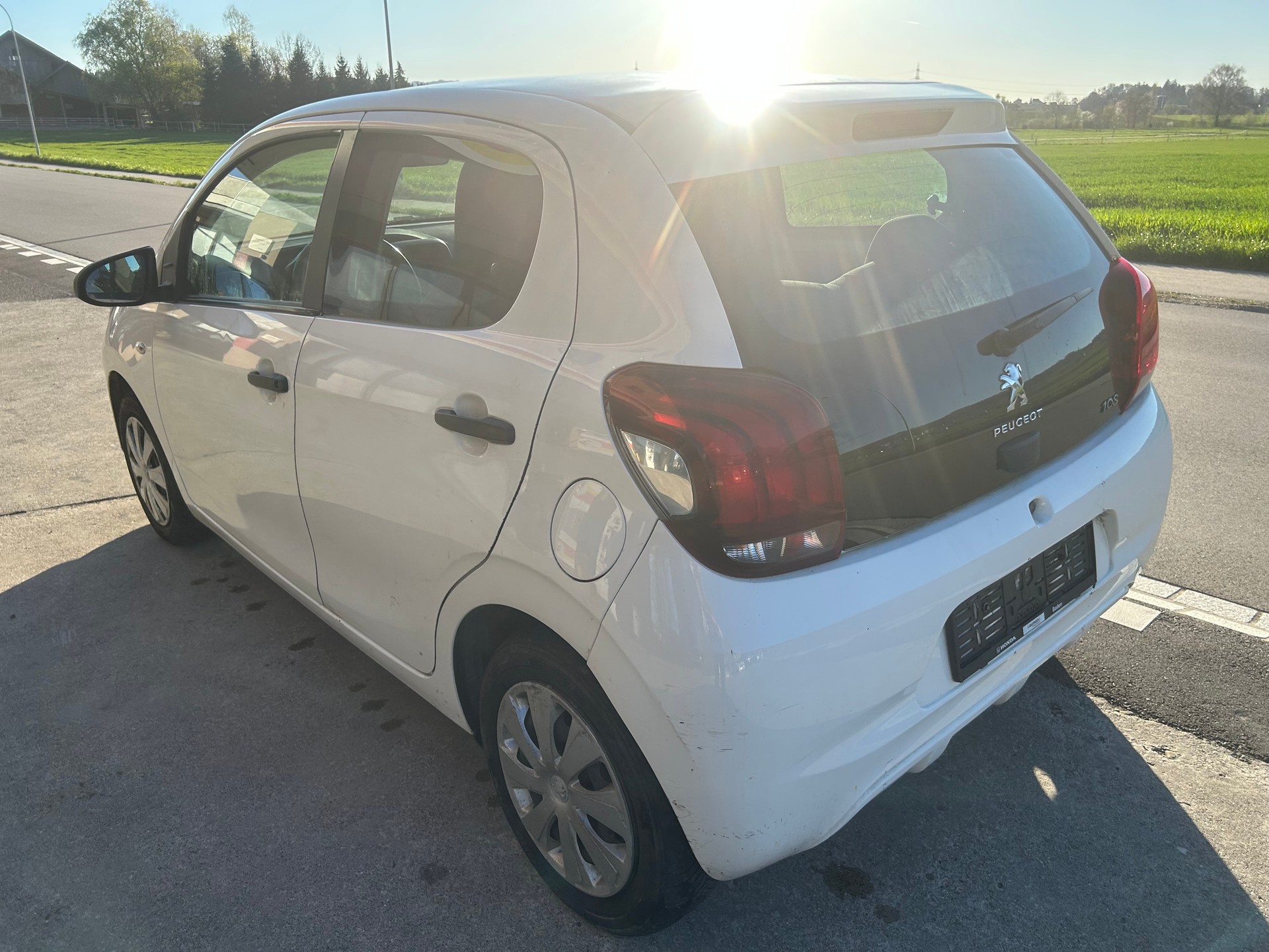 PEUGEOT 108 1.0 VTi Style-image-3