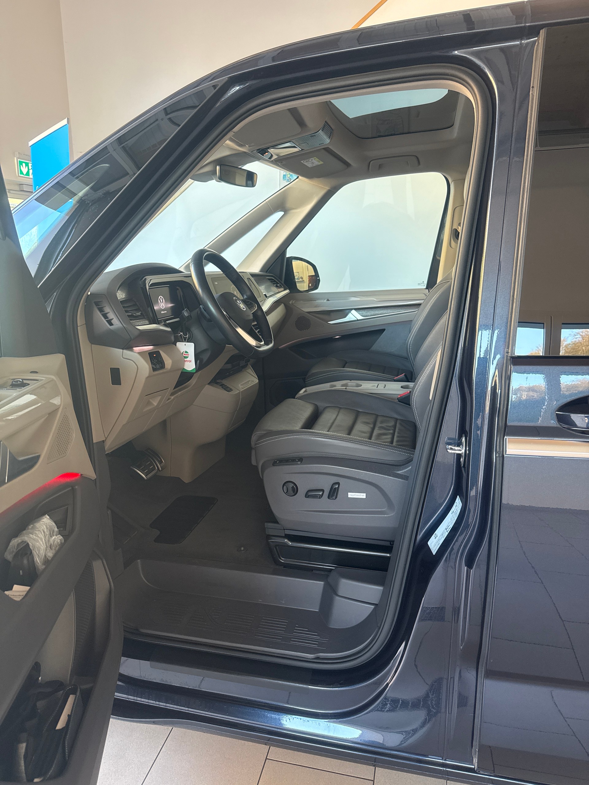 VW Multivan kurz 1.4 eHybrid Style Liberty DSG-image-3