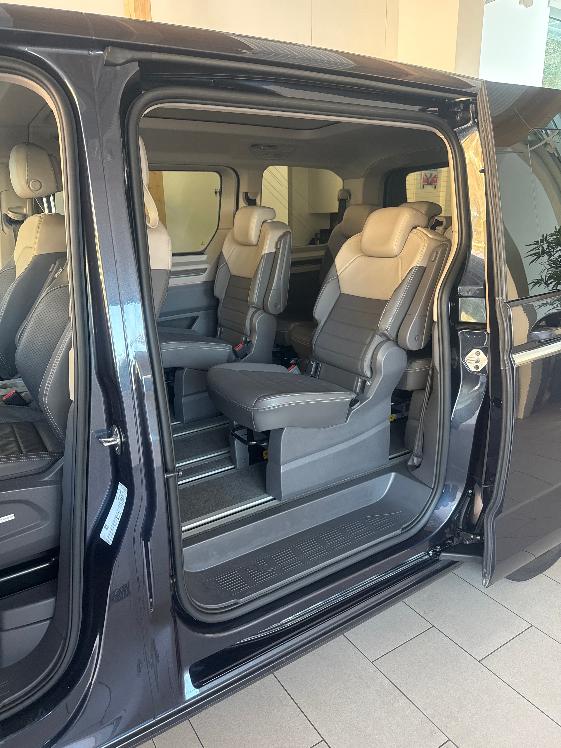 VW Multivan kurz 1.4 eHybrid Style Liberty DSG-image-4