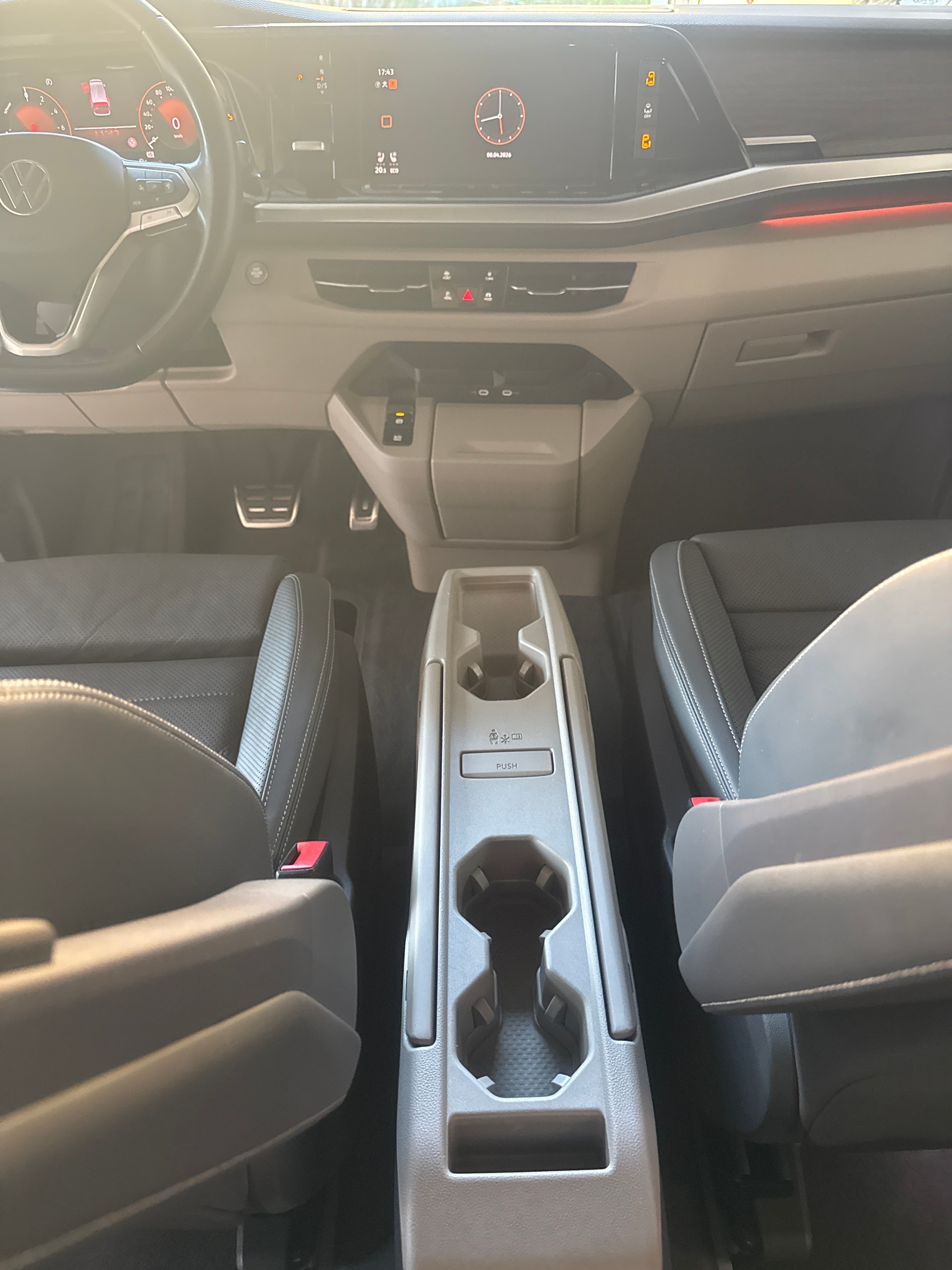 VW Multivan kurz 1.4 eHybrid Style Liberty DSG-image-8