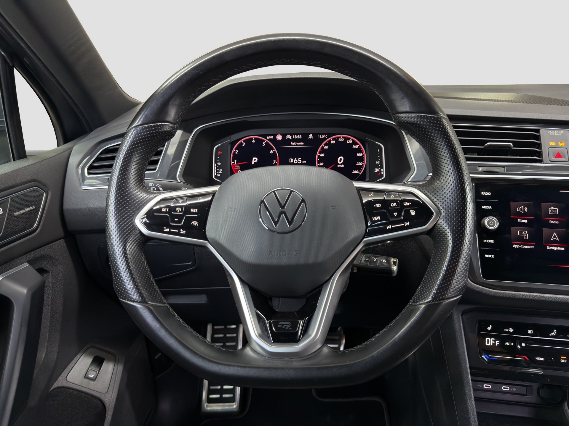 VW Tiguan 2.0TSI R-Line 4Motion DSG-image-9