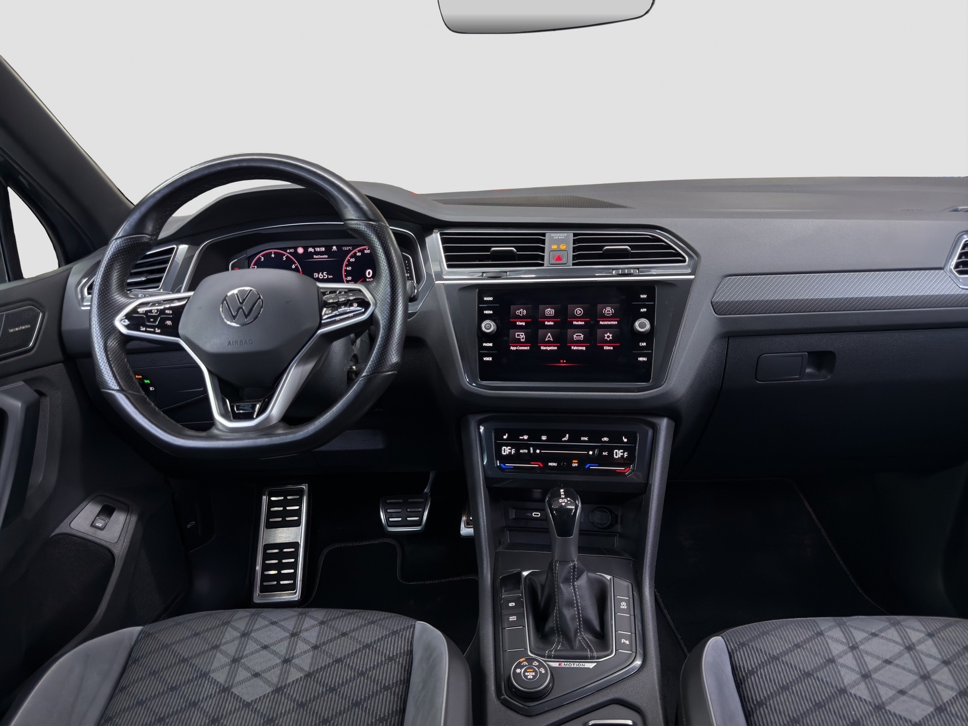 VW Tiguan 2.0TSI R-Line 4Motion DSG-image-6