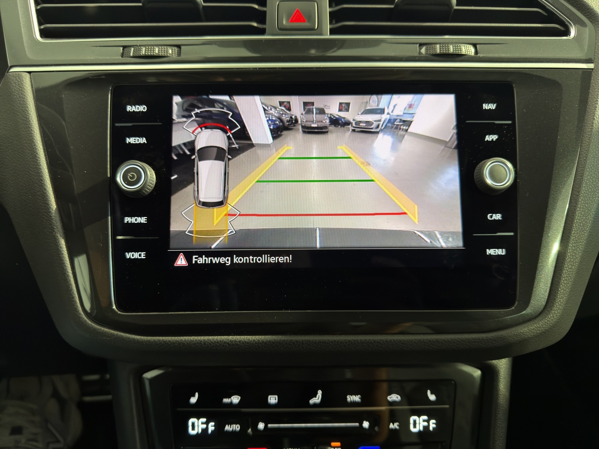 VW Tiguan 2.0TSI R-Line 4Motion DSG-image-15