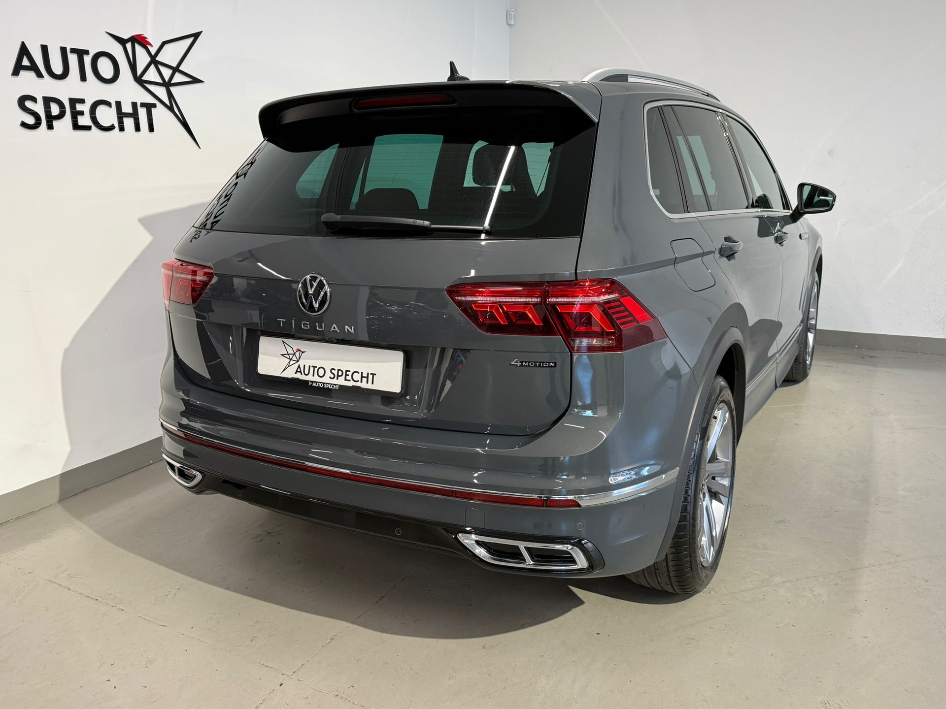 VW Tiguan 2.0TSI R-Line 4Motion DSG-image-4