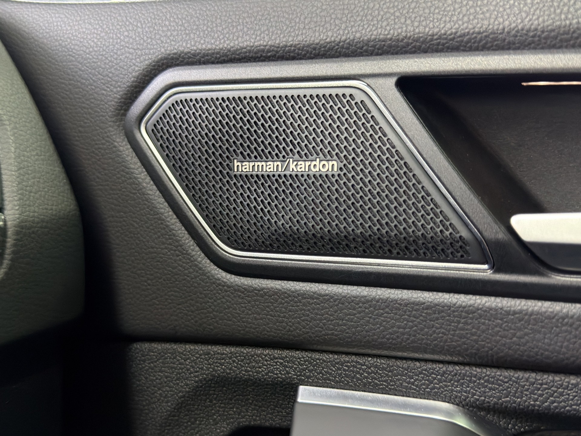 VW Tiguan 2.0TSI R-Line 4Motion DSG-image-26