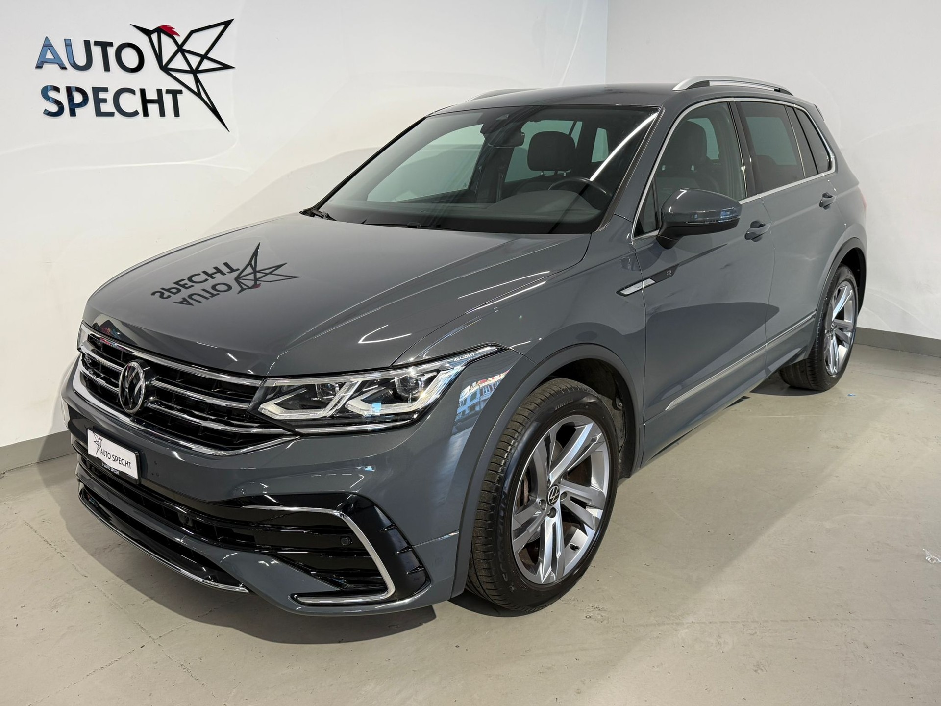 VW Tiguan 2.0TSI R-Line 4Motion DSG-image-1