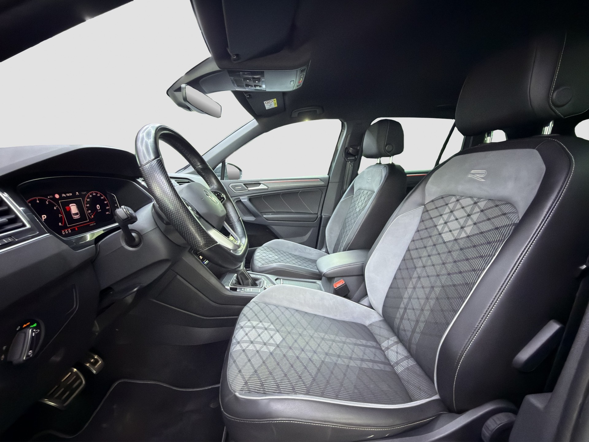 VW Tiguan 2.0TSI R-Line 4Motion DSG-image-11