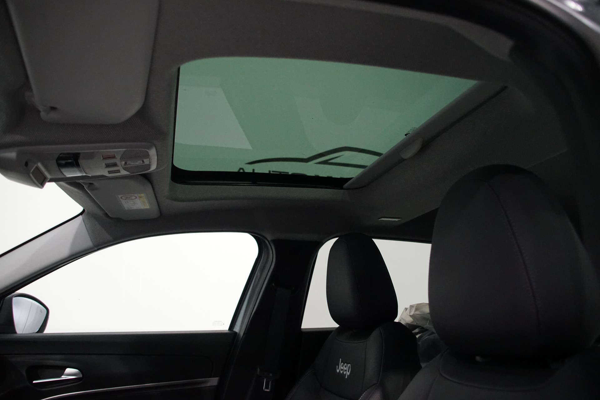 JEEP Avenger 1.2 Turbo MHEV Summit Sky ++SWISS++-image-15