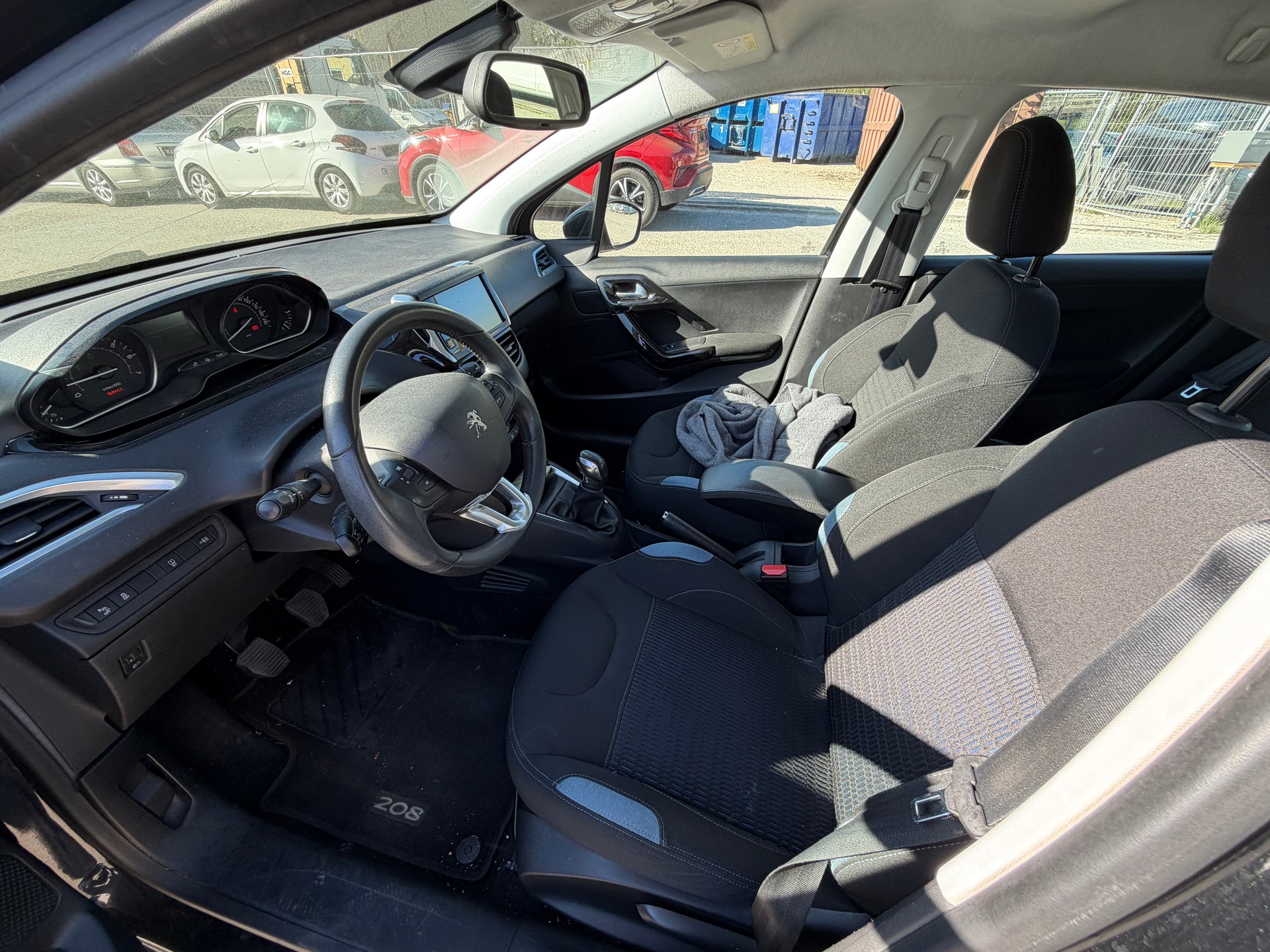 PEUGEOT 208 1.6 VTI Allure-image-7