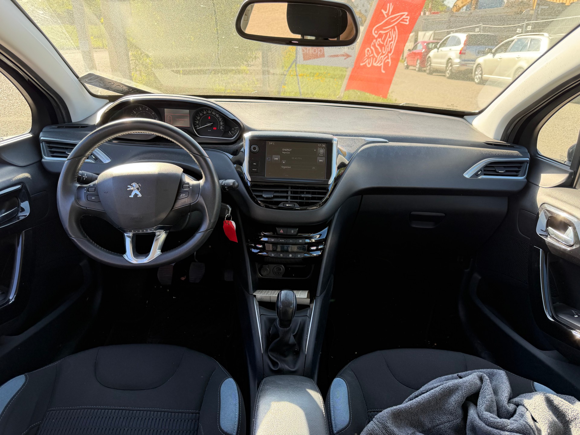 PEUGEOT 208 1.6 VTI Allure-image-4