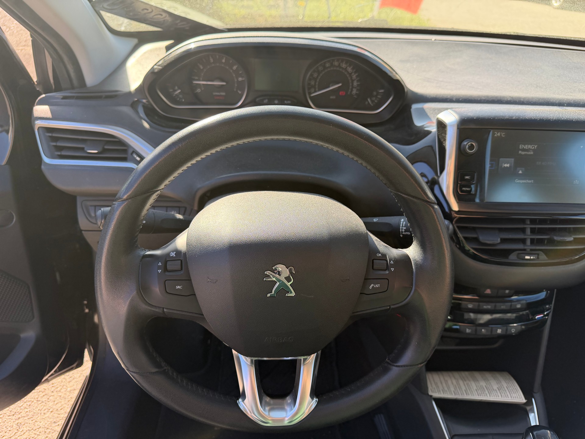 PEUGEOT 208 1.6 VTI Allure-image-6
