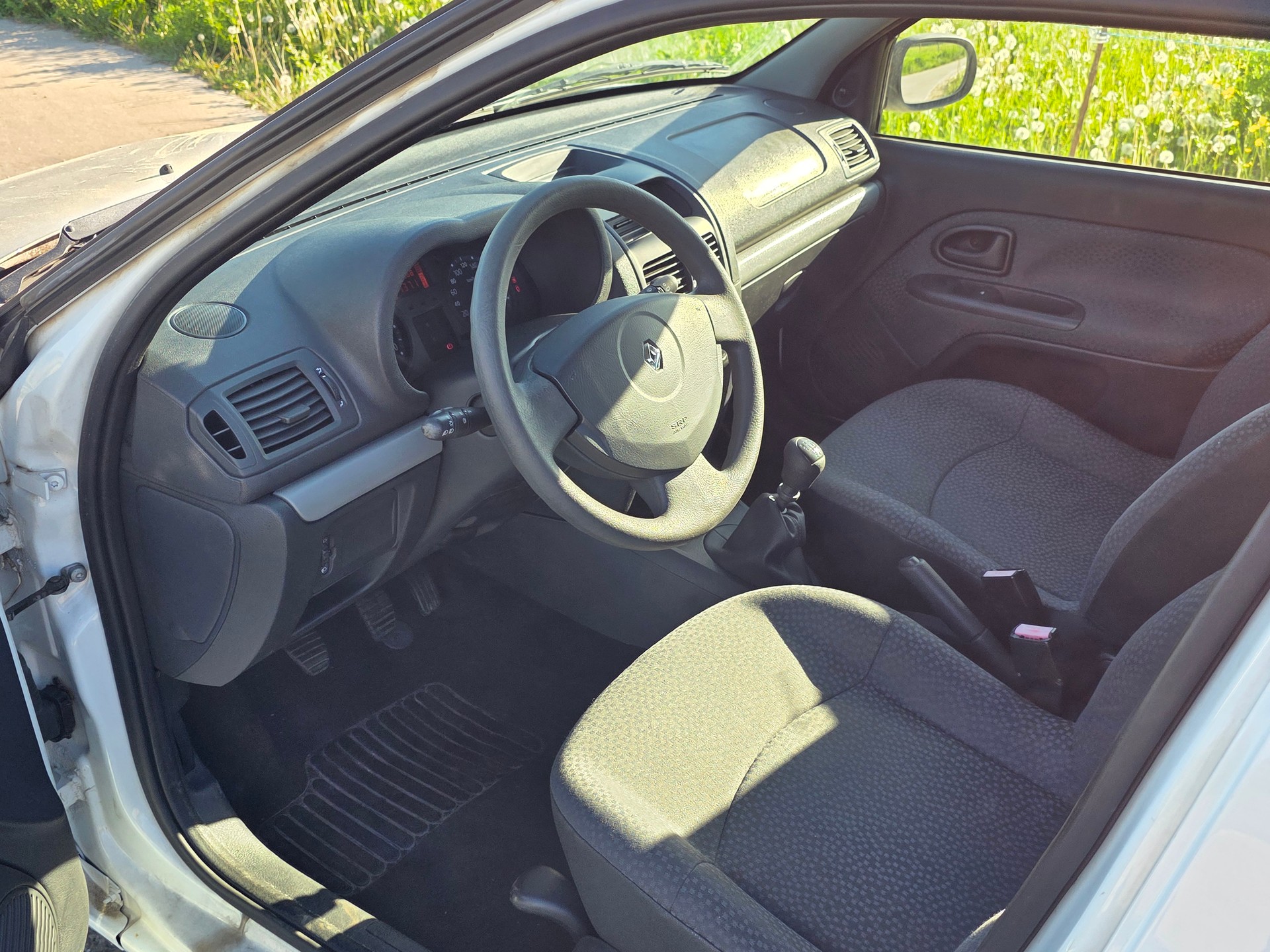 RENAULT Clio 1.2 Campus-image-6
