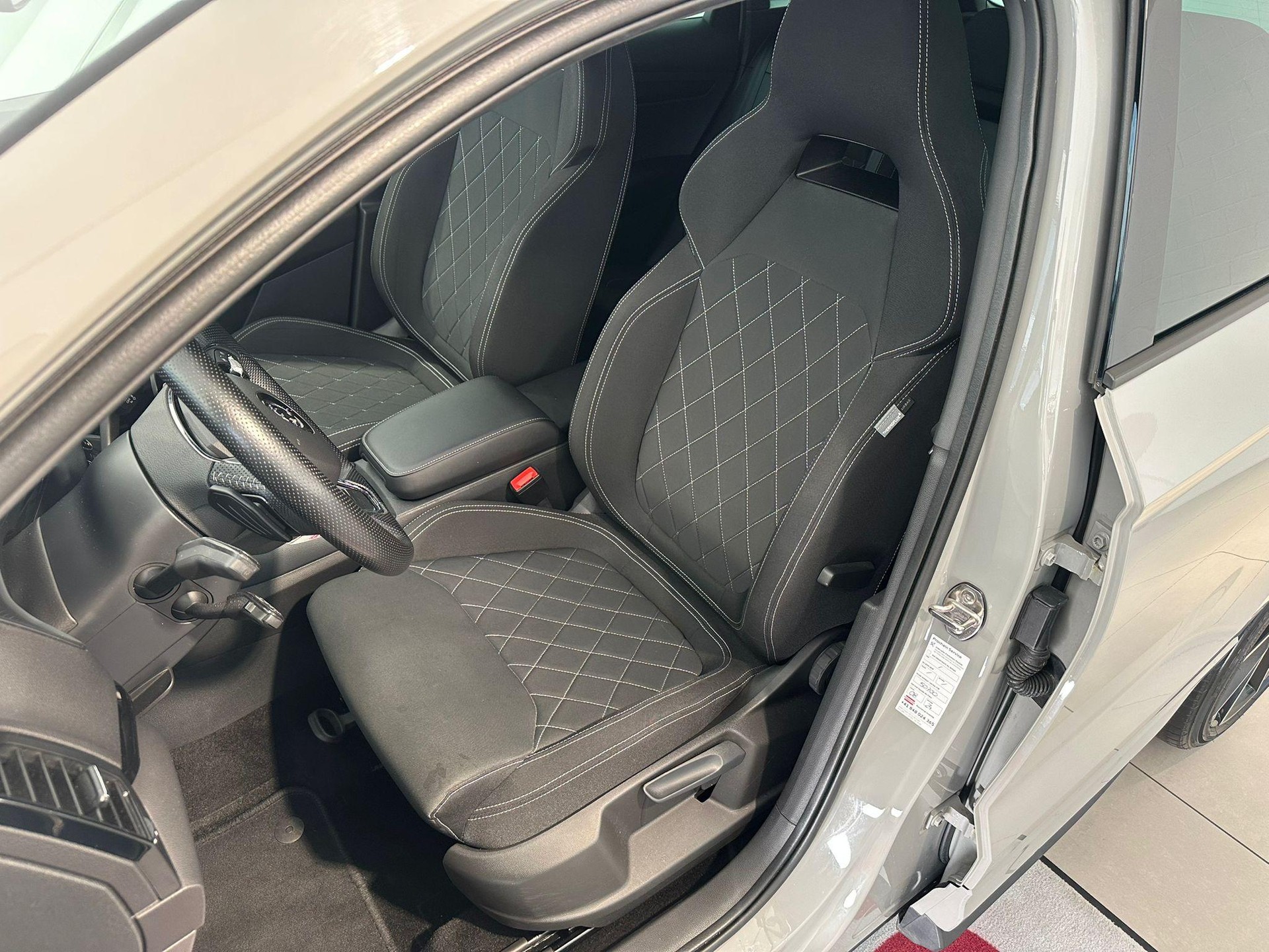 SKODA Karoq 2.0 TSI SportLine DSG 4x4-image-5