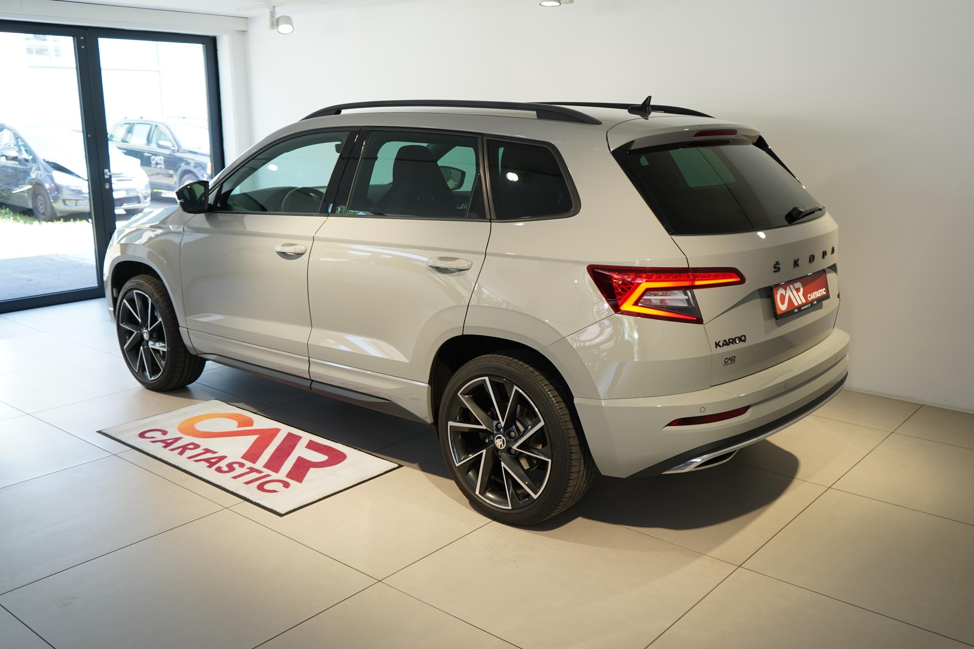 SKODA Karoq 2.0 TSI SportLine DSG 4x4-image-2