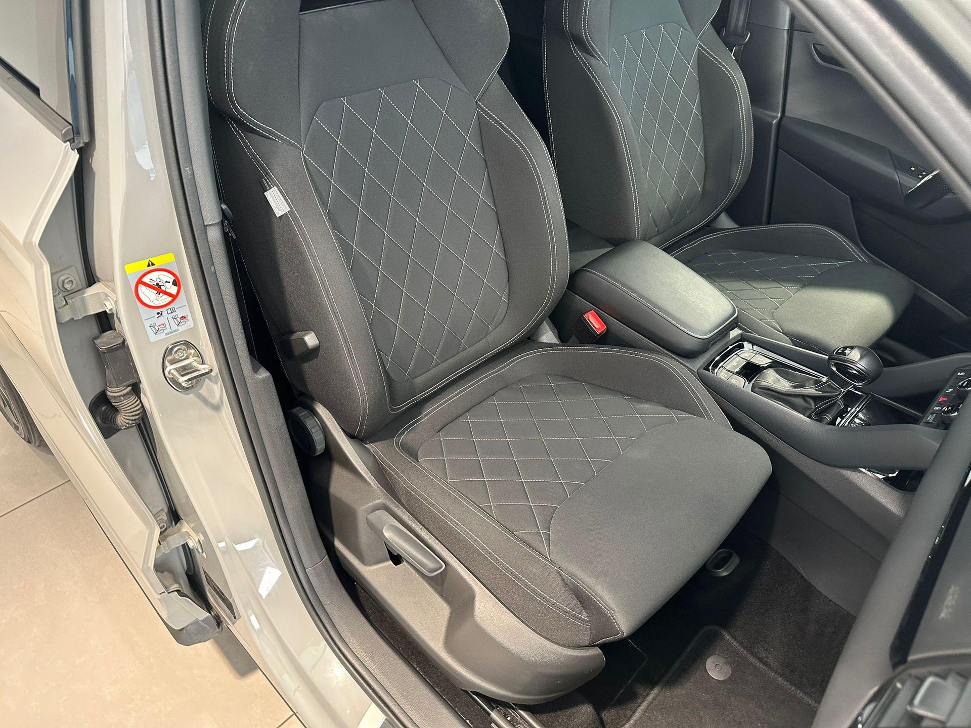 SKODA Karoq 2.0 TSI SportLine DSG 4x4-image-6