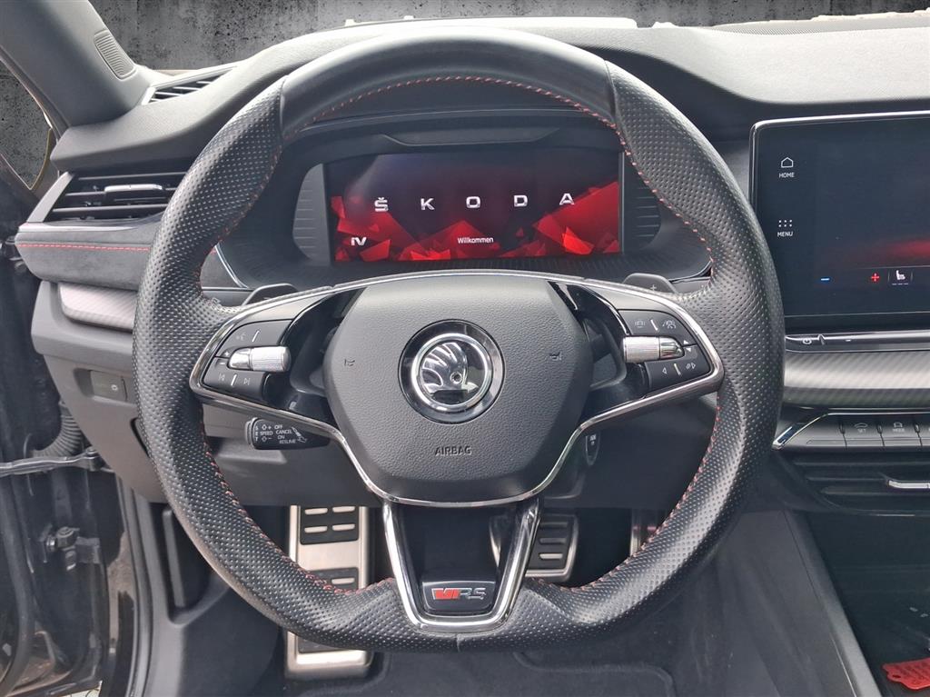 SKODA Octavia Combi 1.4 TSI PHEV DSG RS-image-10