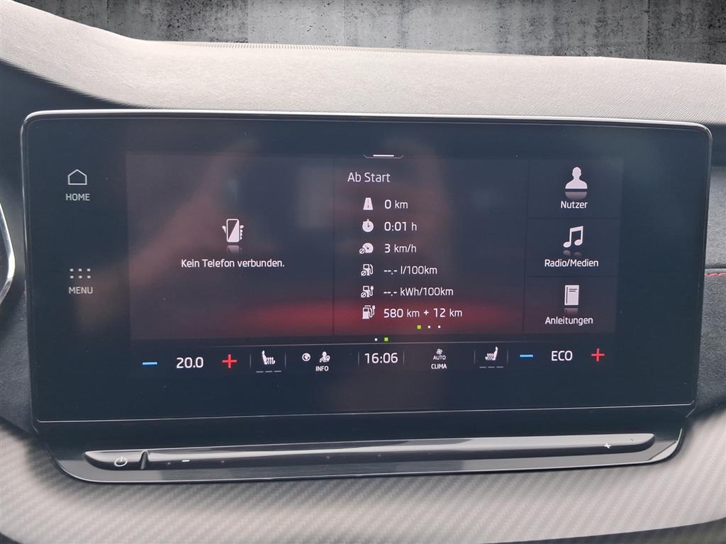SKODA Octavia Combi 1.4 TSI PHEV DSG RS-image-11