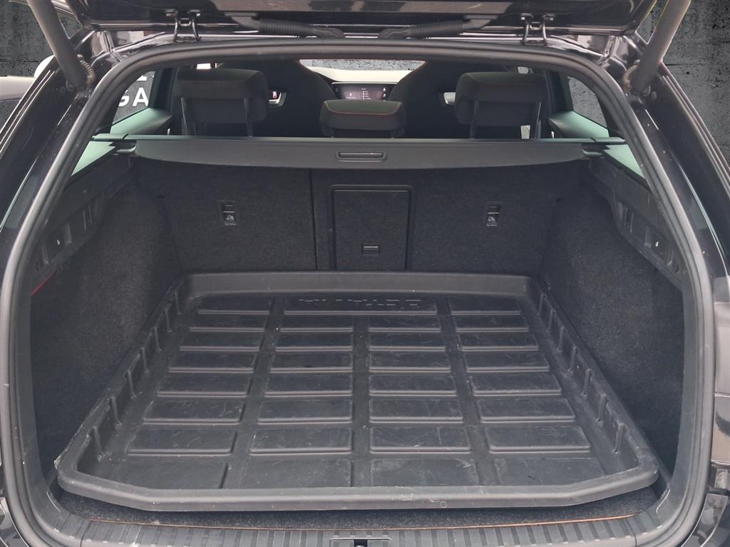 SKODA Octavia Combi 1.4 TSI PHEV DSG RS-image-12