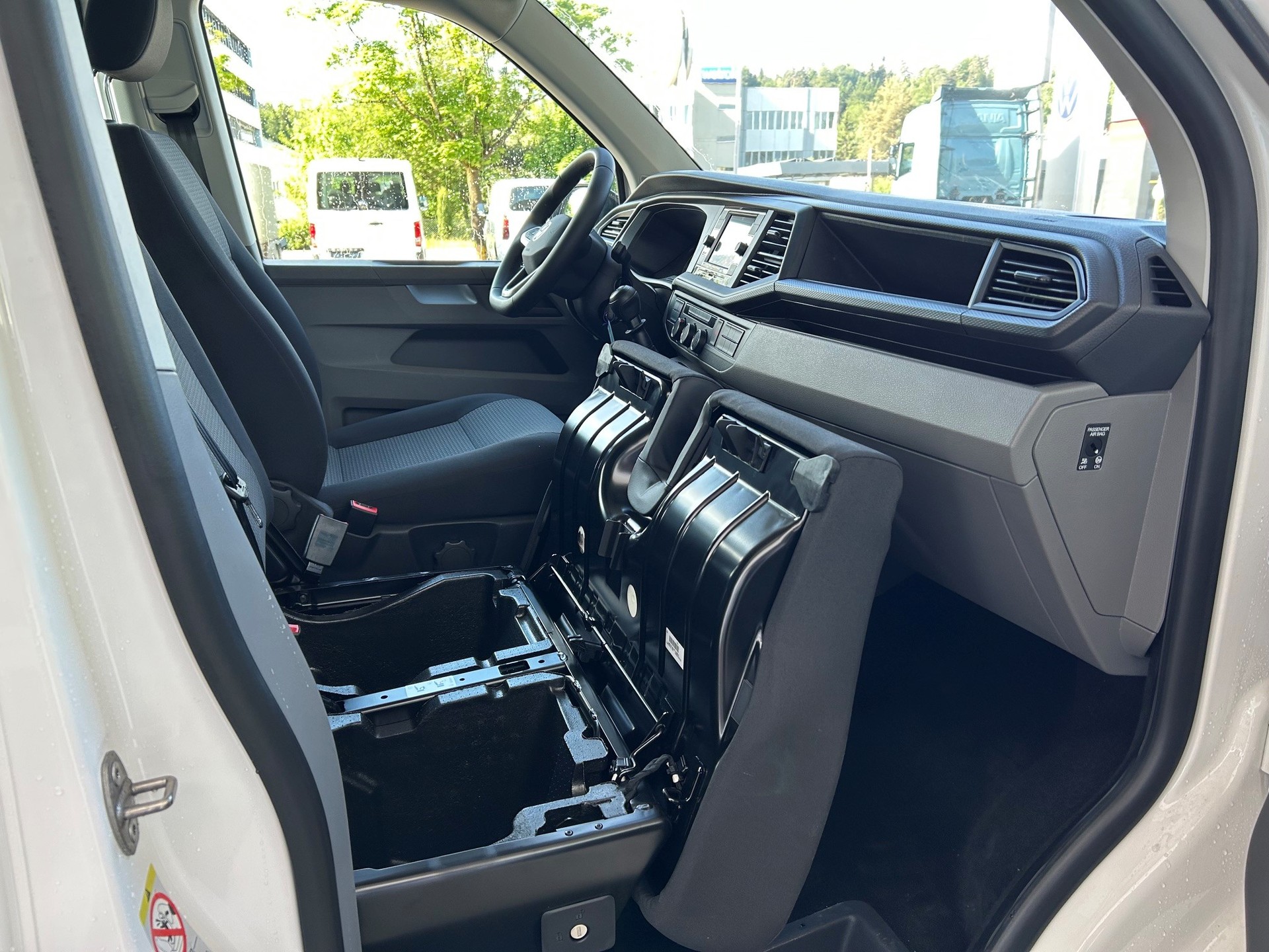 VW T6.1 Caravelle 2.0 TDI Trendline Liberty-image-4