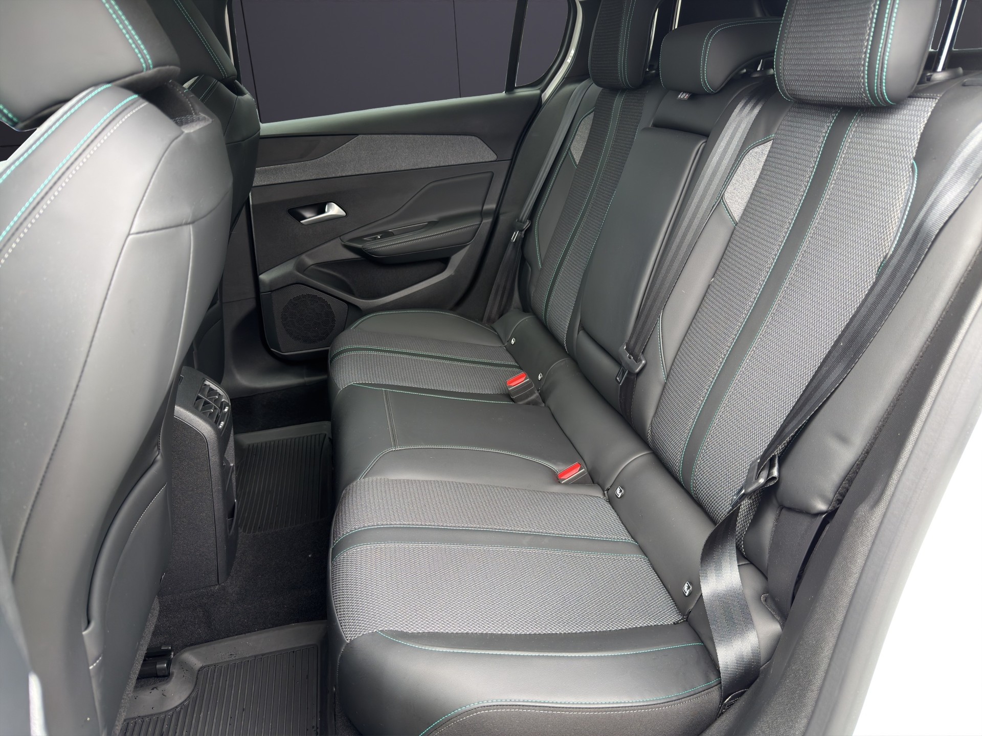 PEUGEOT 308 1.2 Allure Pack-image-6