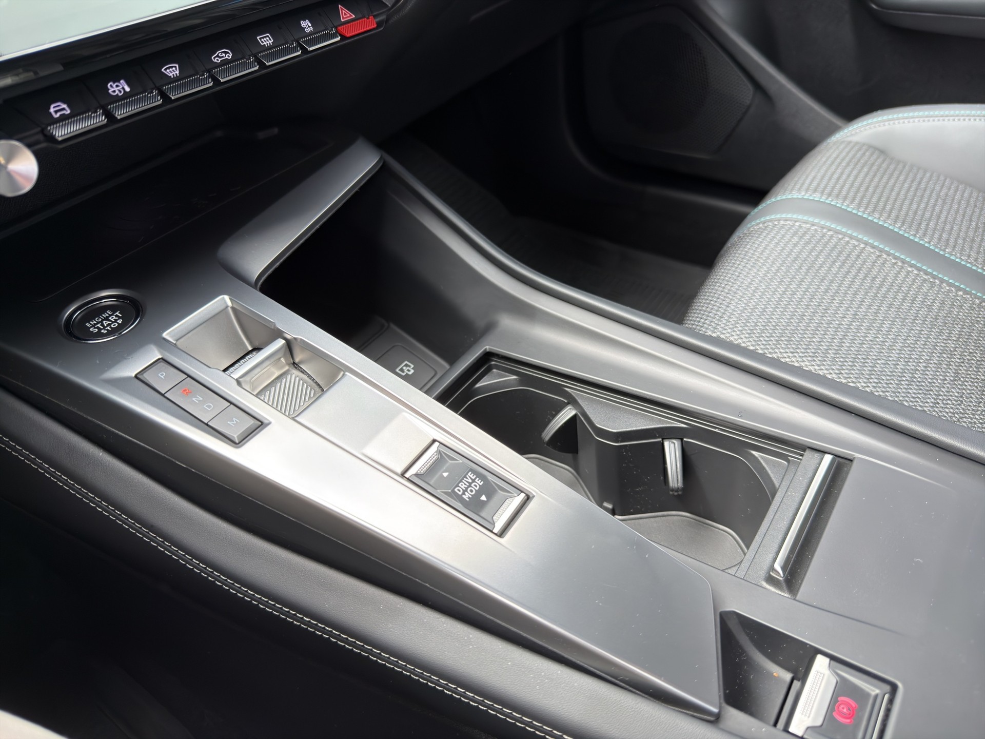 PEUGEOT 308 1.2 Allure Pack-image-10