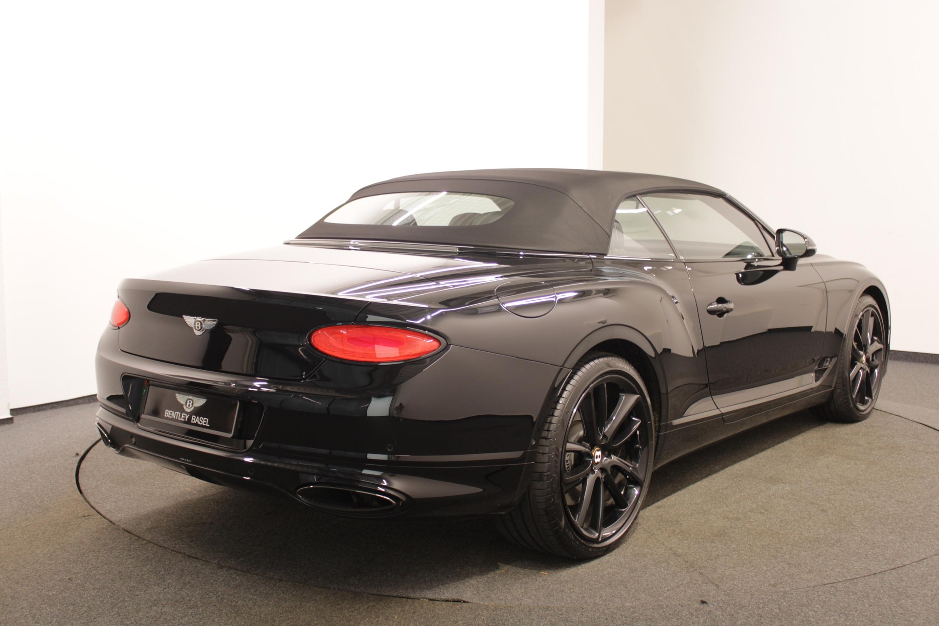 BENTLEY Continental GTC 6.0 W12-image-10