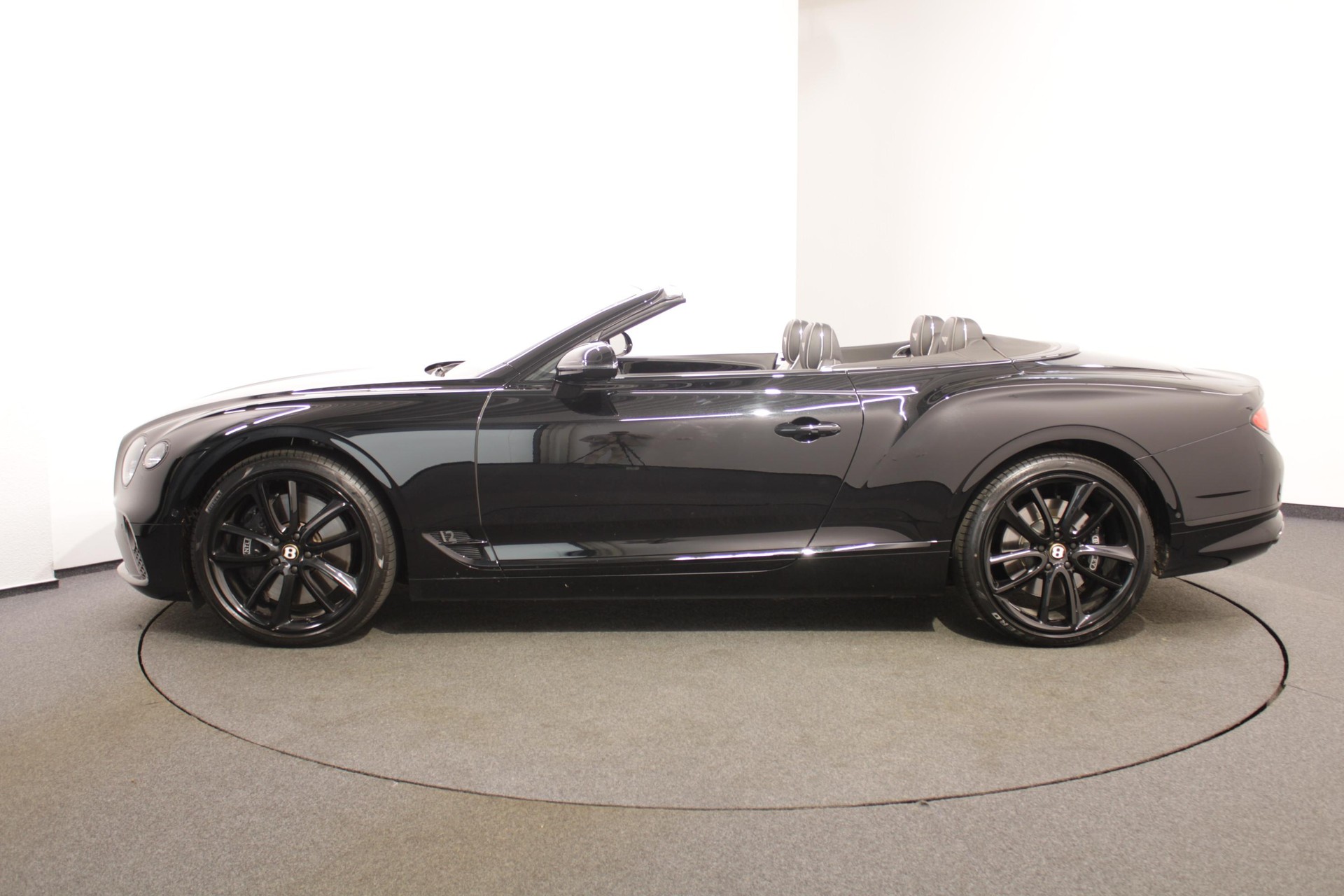 BENTLEY Continental GTC 6.0 W12-image-2