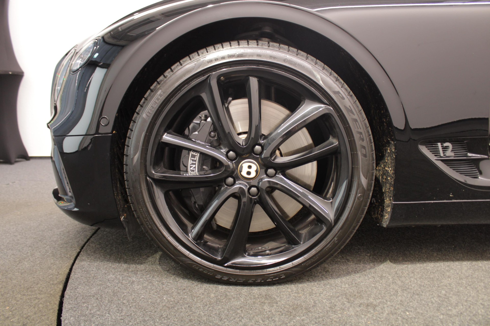 BENTLEY Continental GTC 6.0 W12-image-12