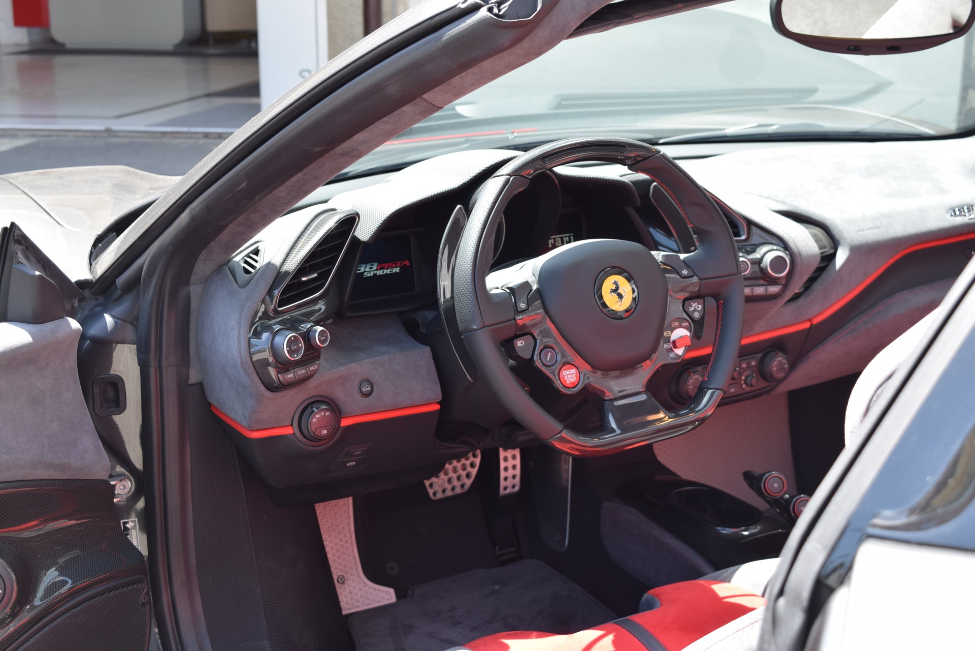 FERRARI 488 Pista Spider 3.9 V8-image-14