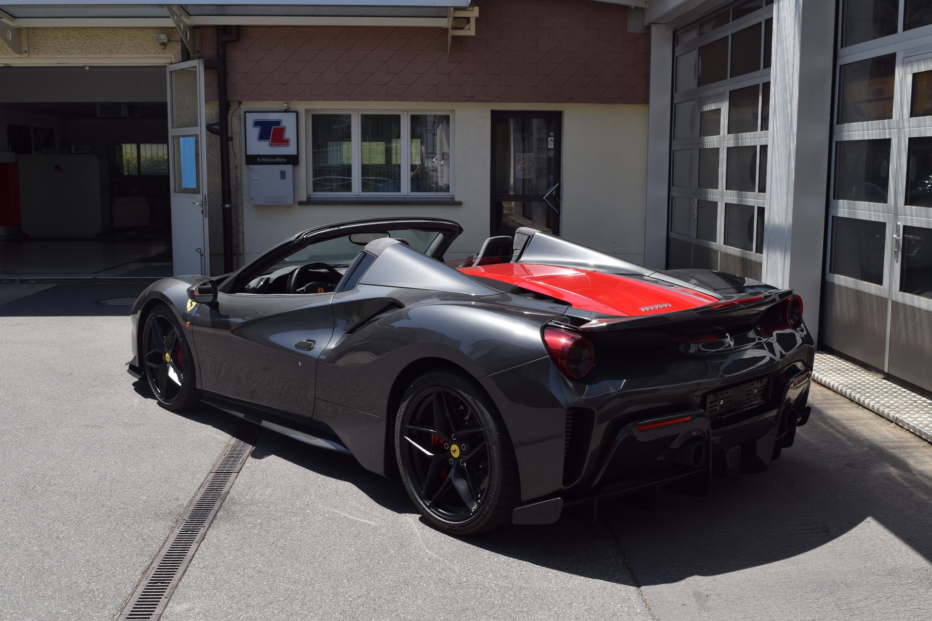 FERRARI 488 Pista Spider 3.9 V8-image-5