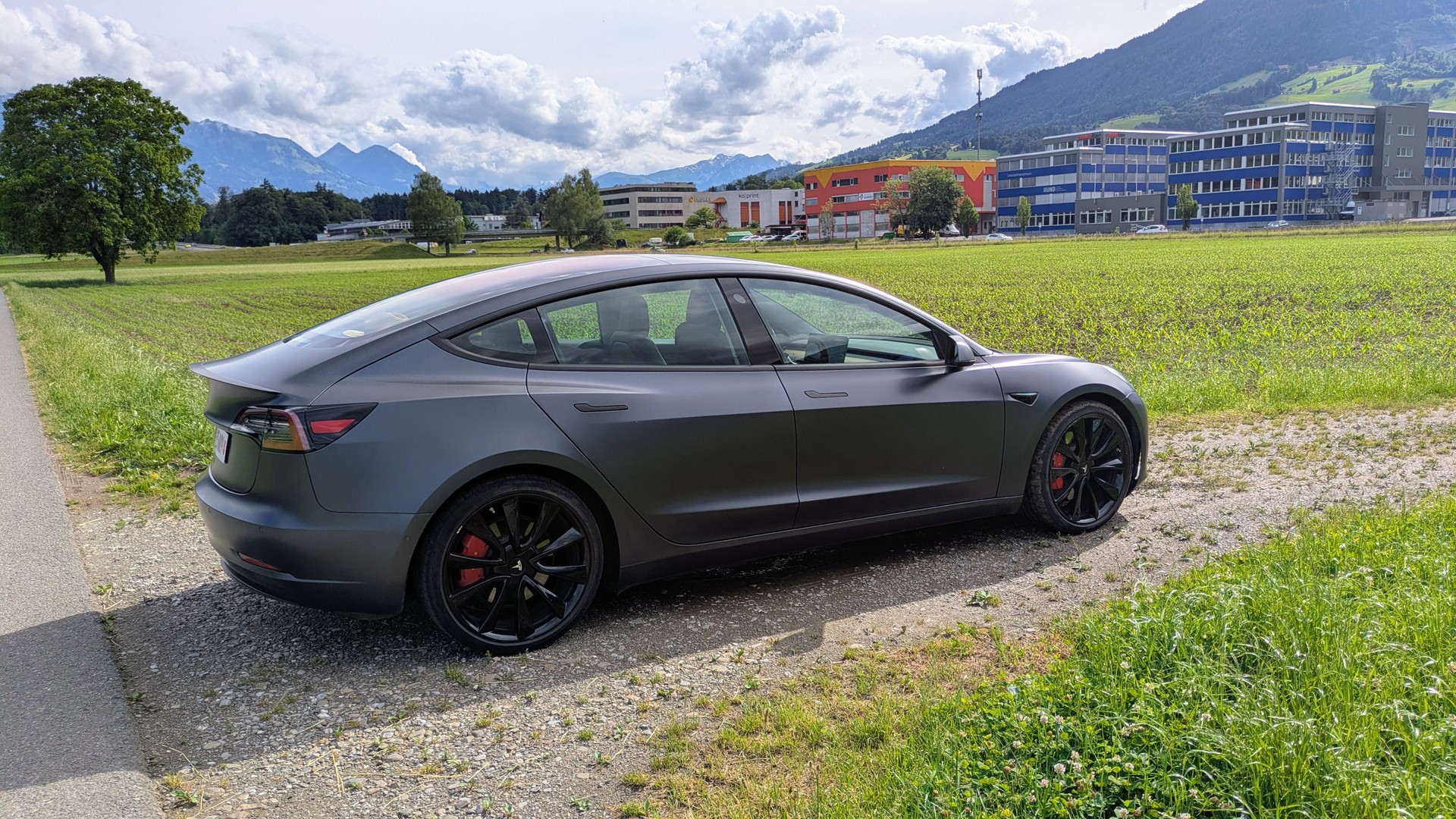 TESLA Performance Dual Motor AWD-image-2