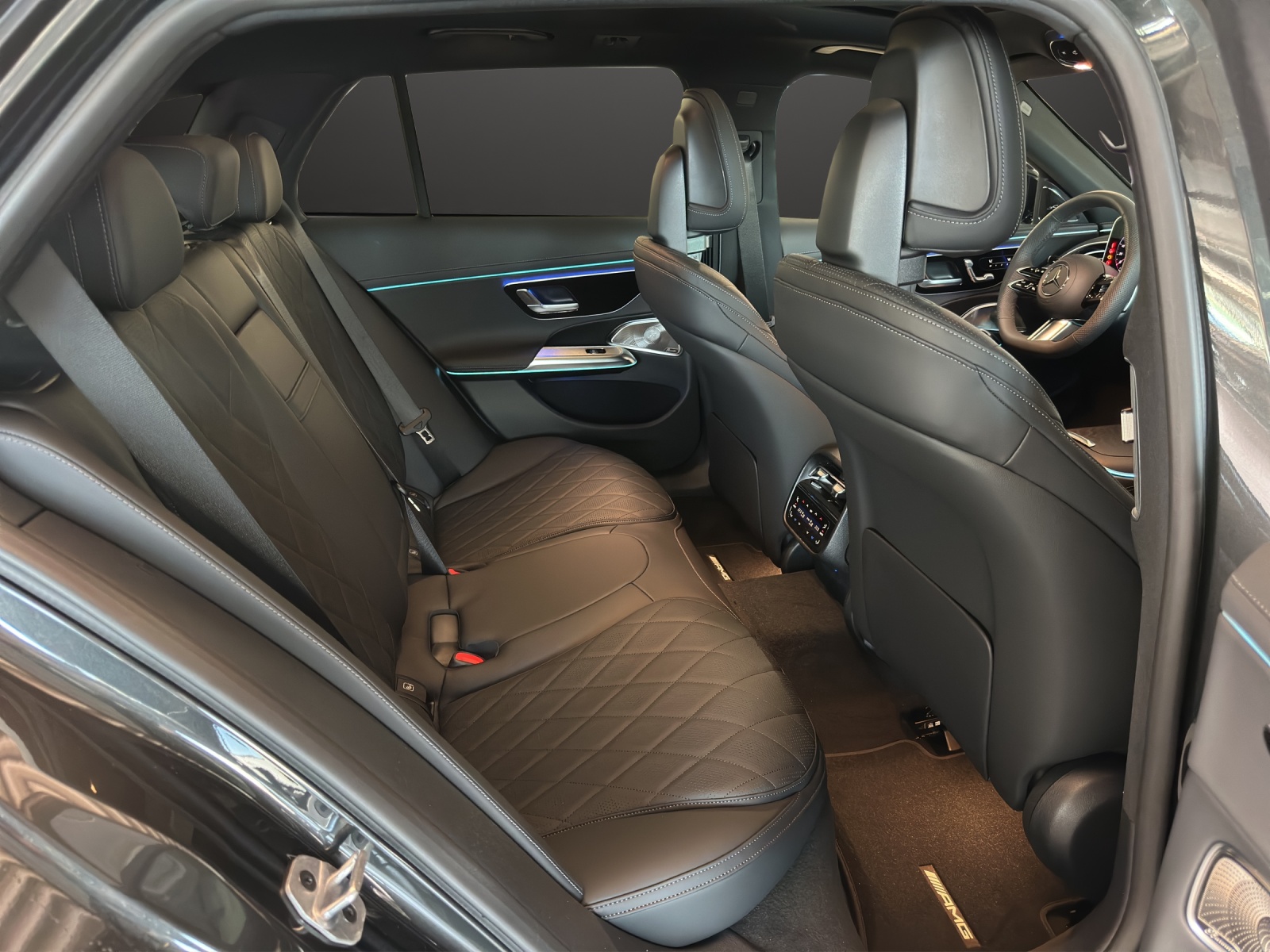 MERCEDES-BENZ E 220 d T 4M 9G-Tronic-image-11