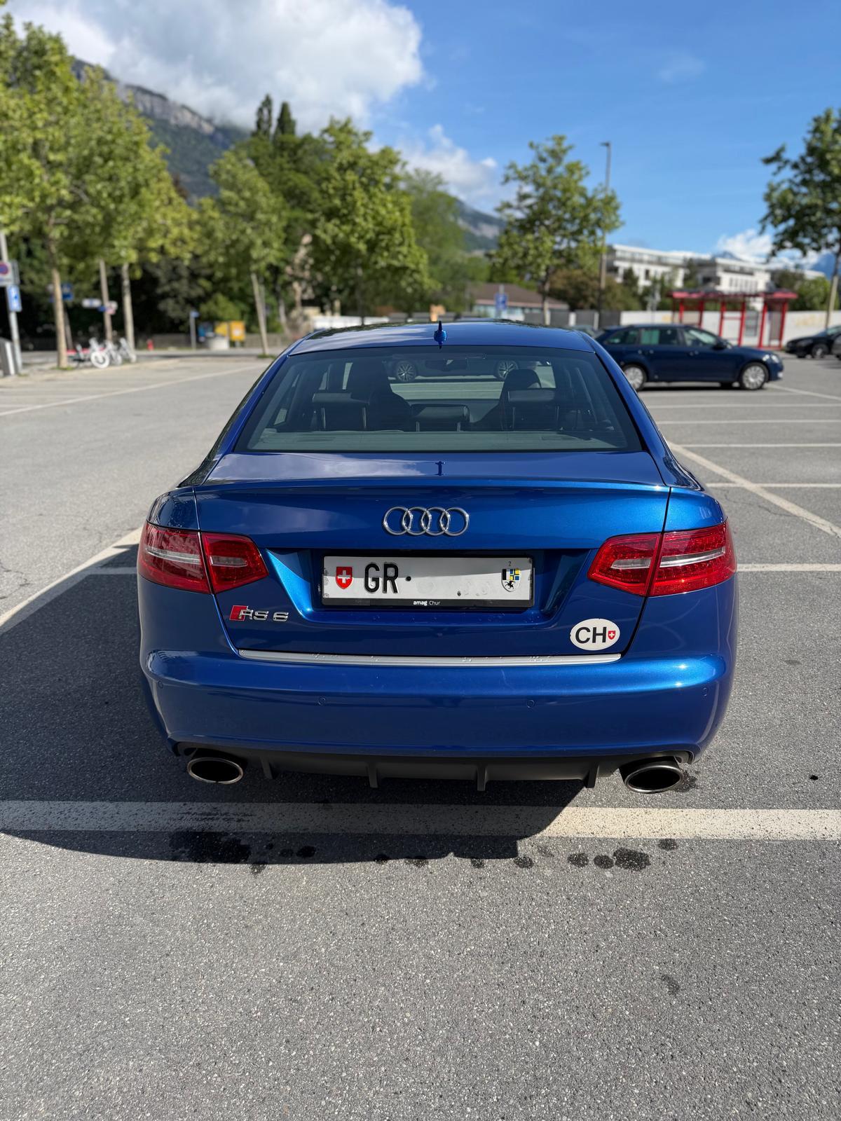 AUDI 5.0 V10 TFSI quattro T-Tronic-image-2
