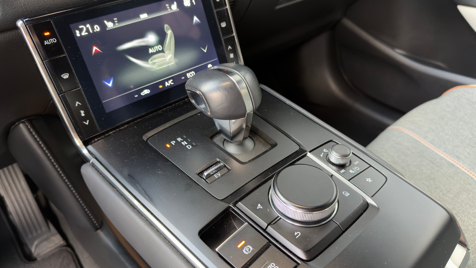 MAZDA MX-30 e-Skyactiv R-EV Advantage-image-15
