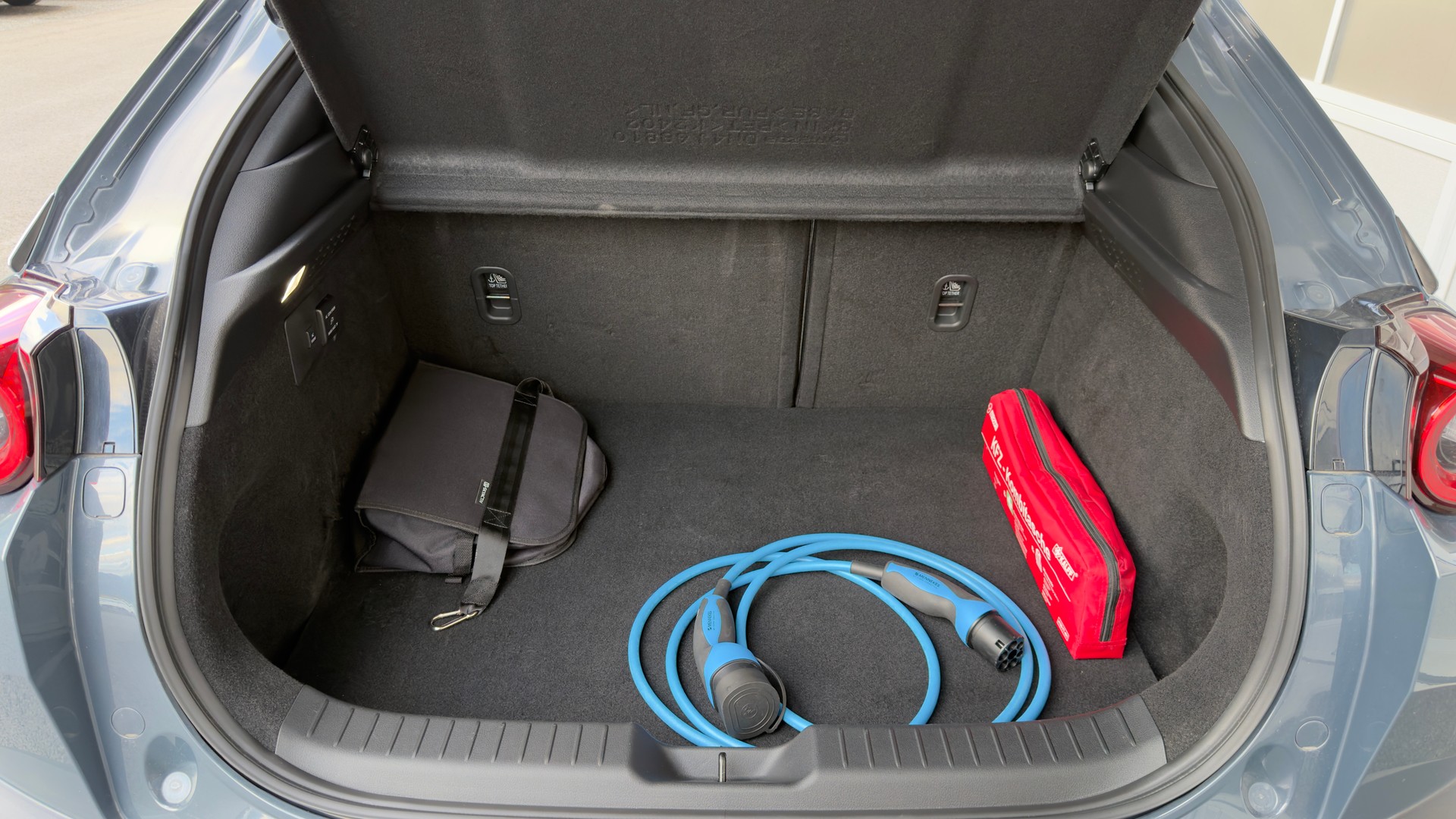 MAZDA MX-30 e-Skyactiv R-EV Advantage-image-5